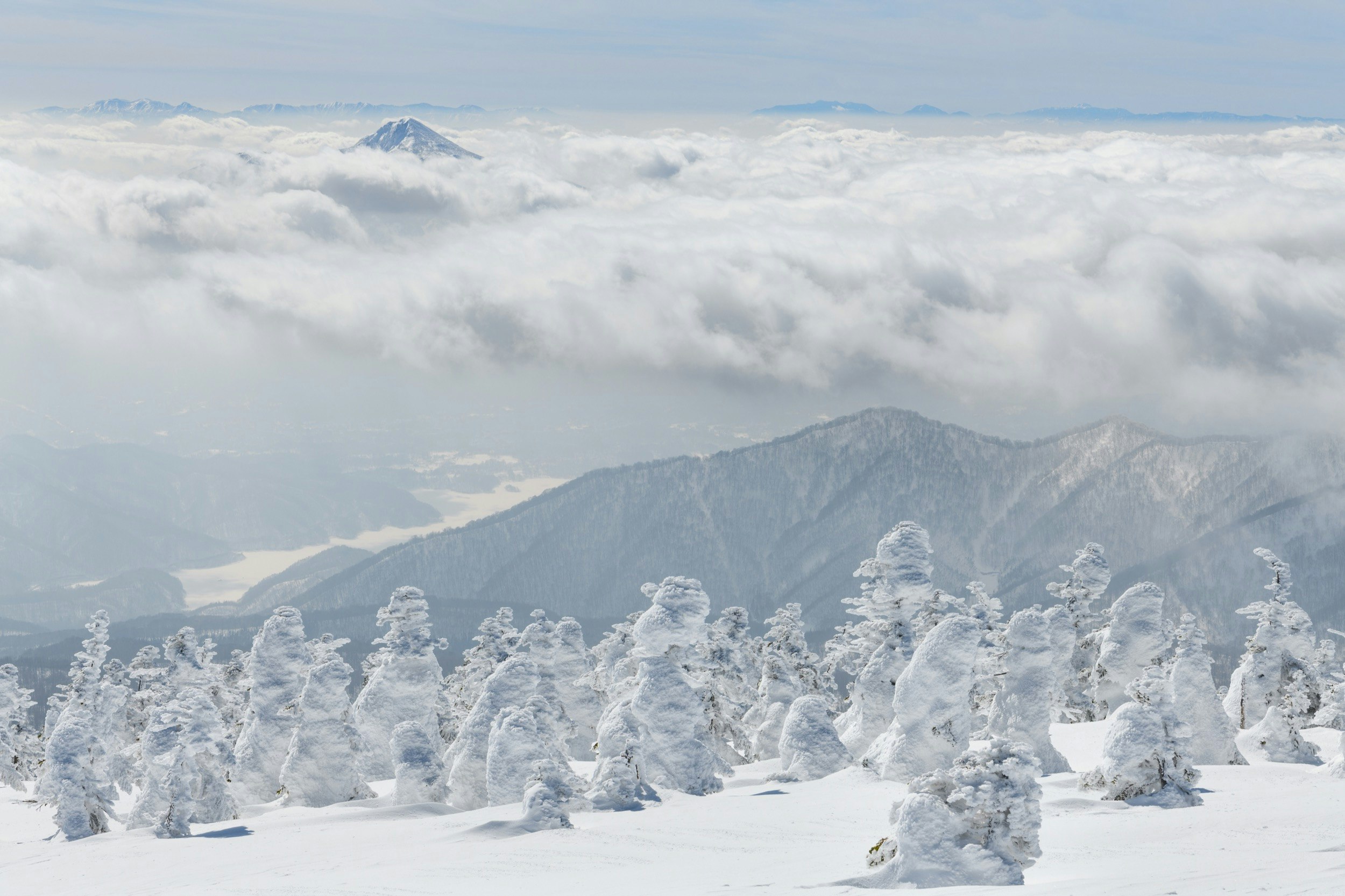 Bandai-Asahi-Snowy-Mountains.jpg