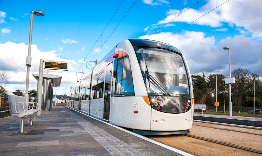 Edinburgh Tram stands at Gogarburn Station