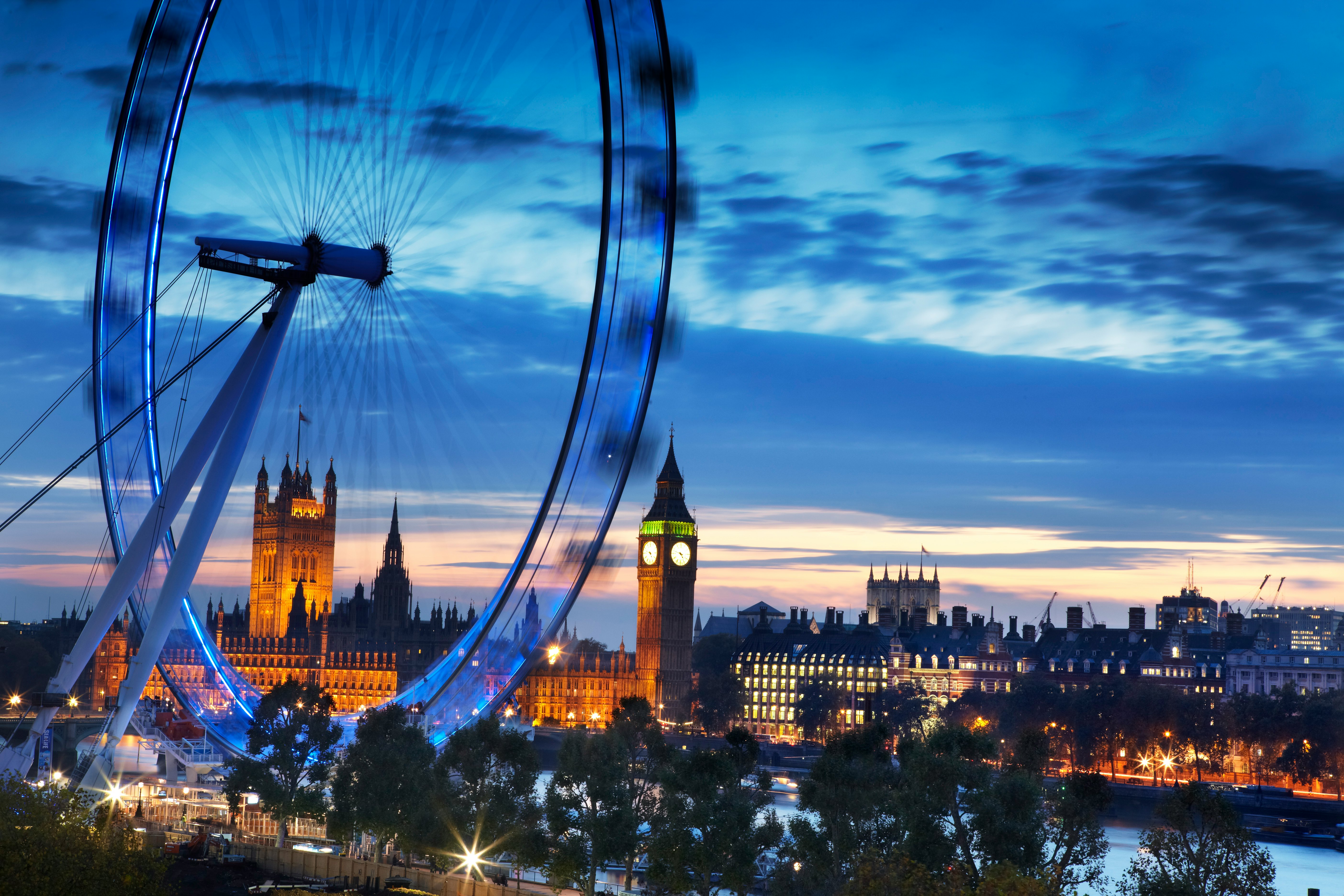 London Eye and Houses of Parliament at dusk.