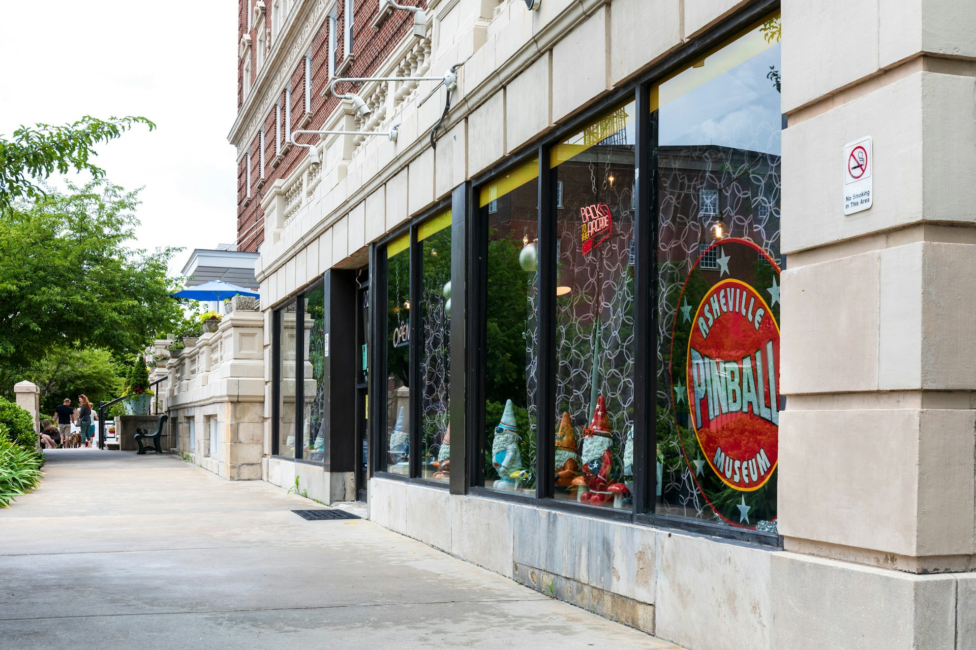 The outside of the Battery Park Hotel and Asheville Pinball Museum