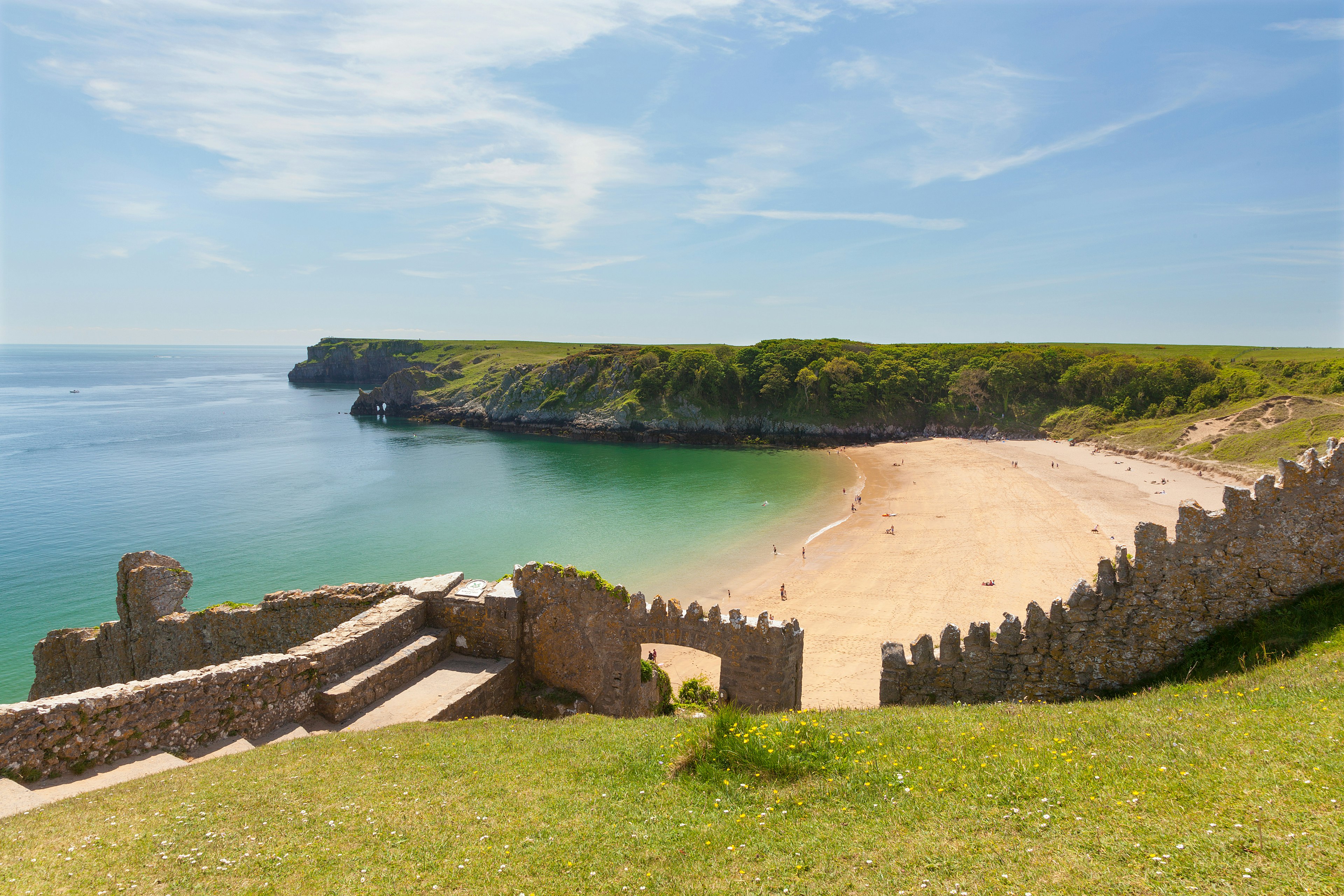 barafundle bay pembrokeshire from the cliffs above