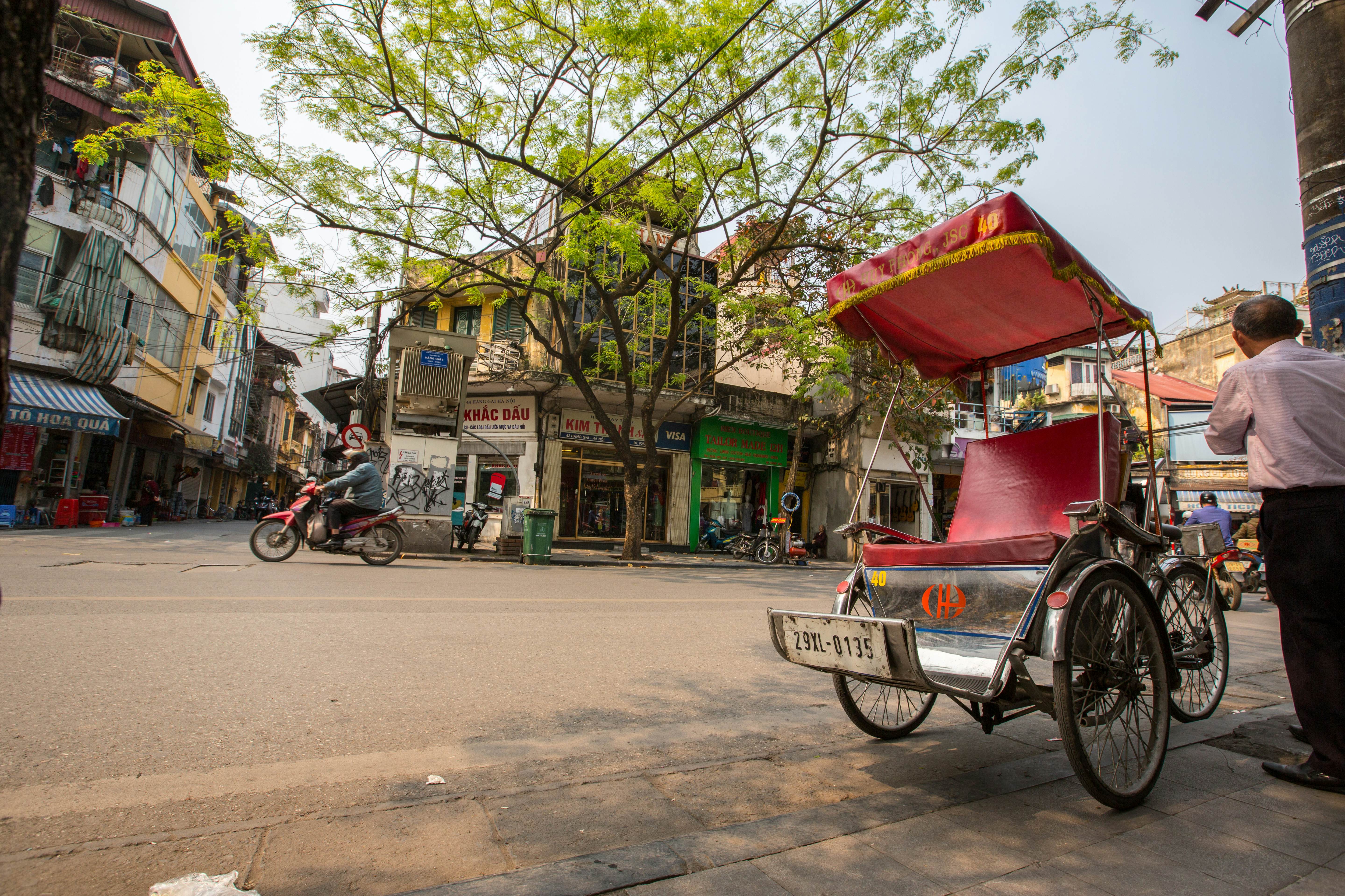 snake guy lonely planet india