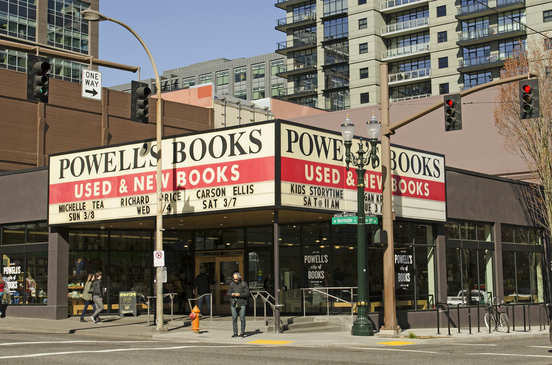 Powell's City of Books, Portland