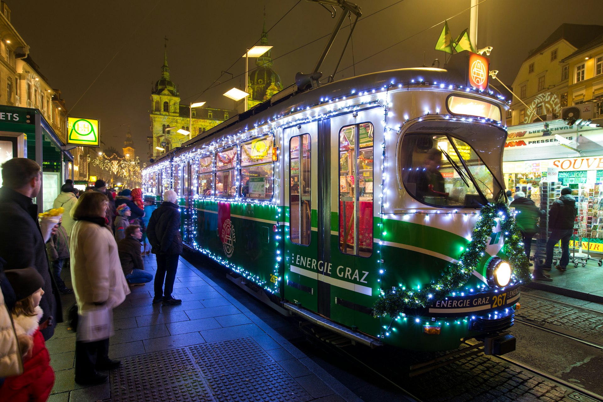 Christmas Tram (c) Graz Tourismus - Harry Schiffer (4).jpg