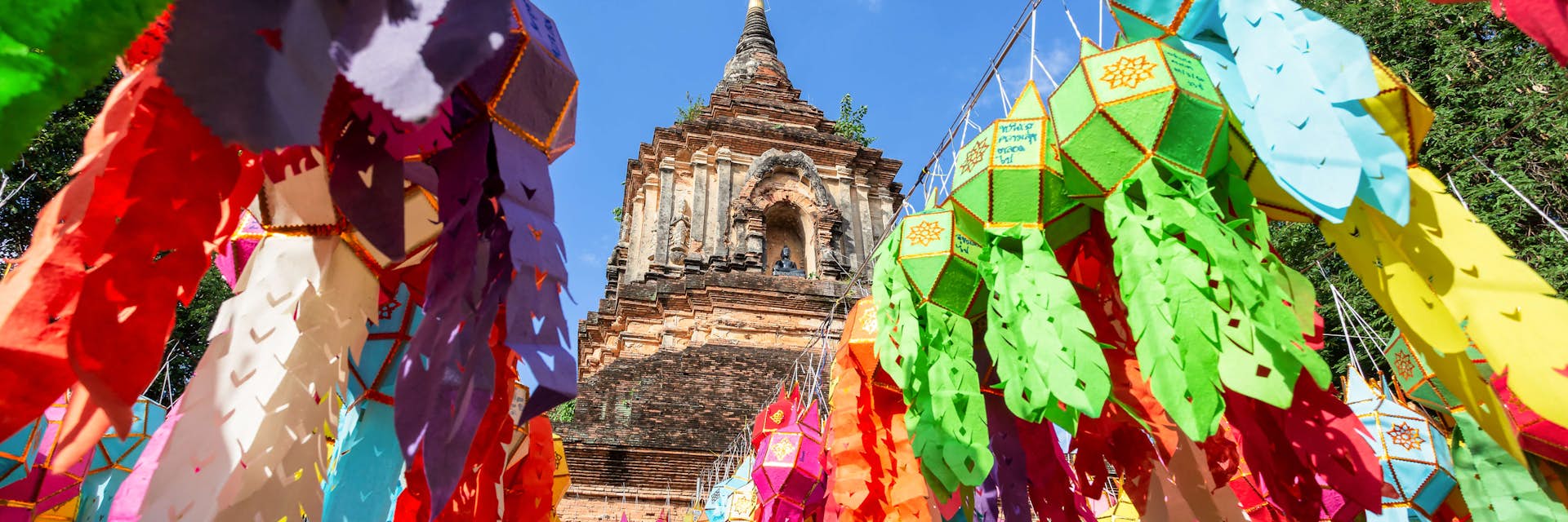 Colorful Lamp Festival and Lantern in Loi Krathong at Wat Lok Moli is a beautiful old temple in Chiang Mai.