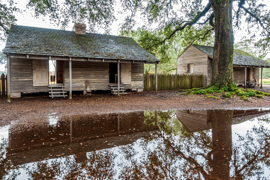 Closer view of a typical slave hut at the Oak Alley Plantation