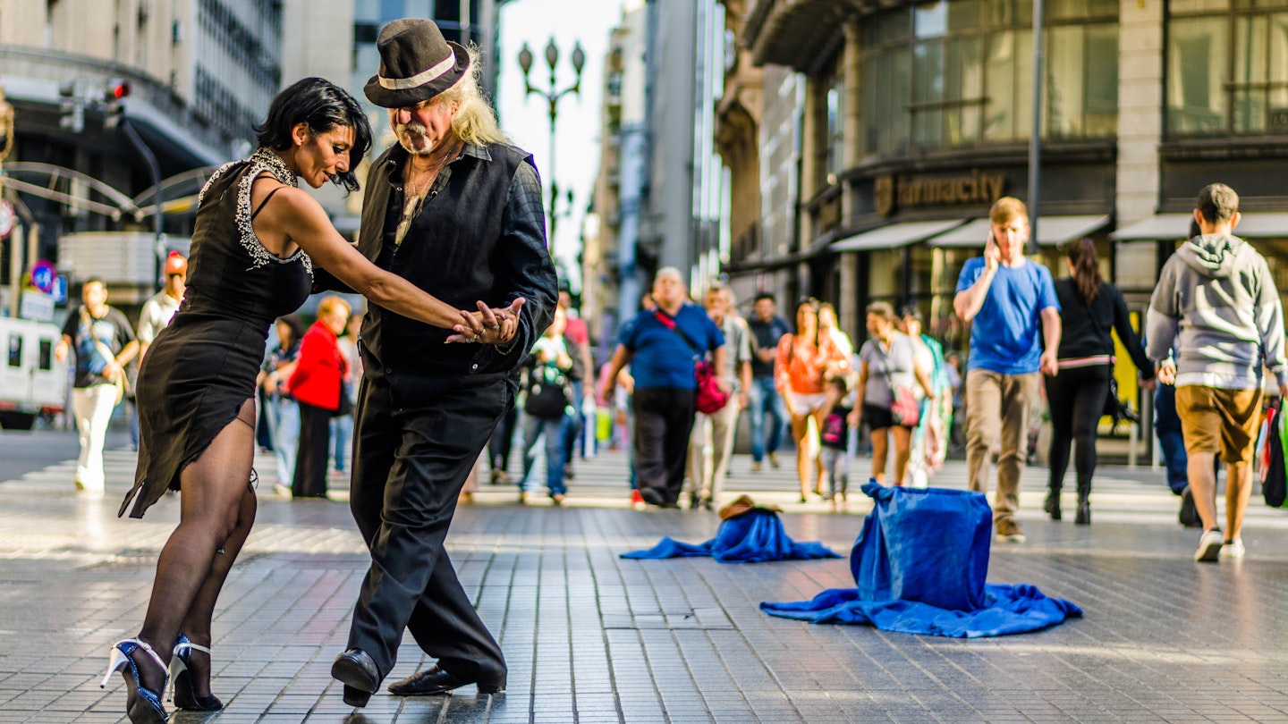 BUENOS AIRES, ARGENTINA - MARCH 11, 2016: Unidentified tango dancers at Florida street