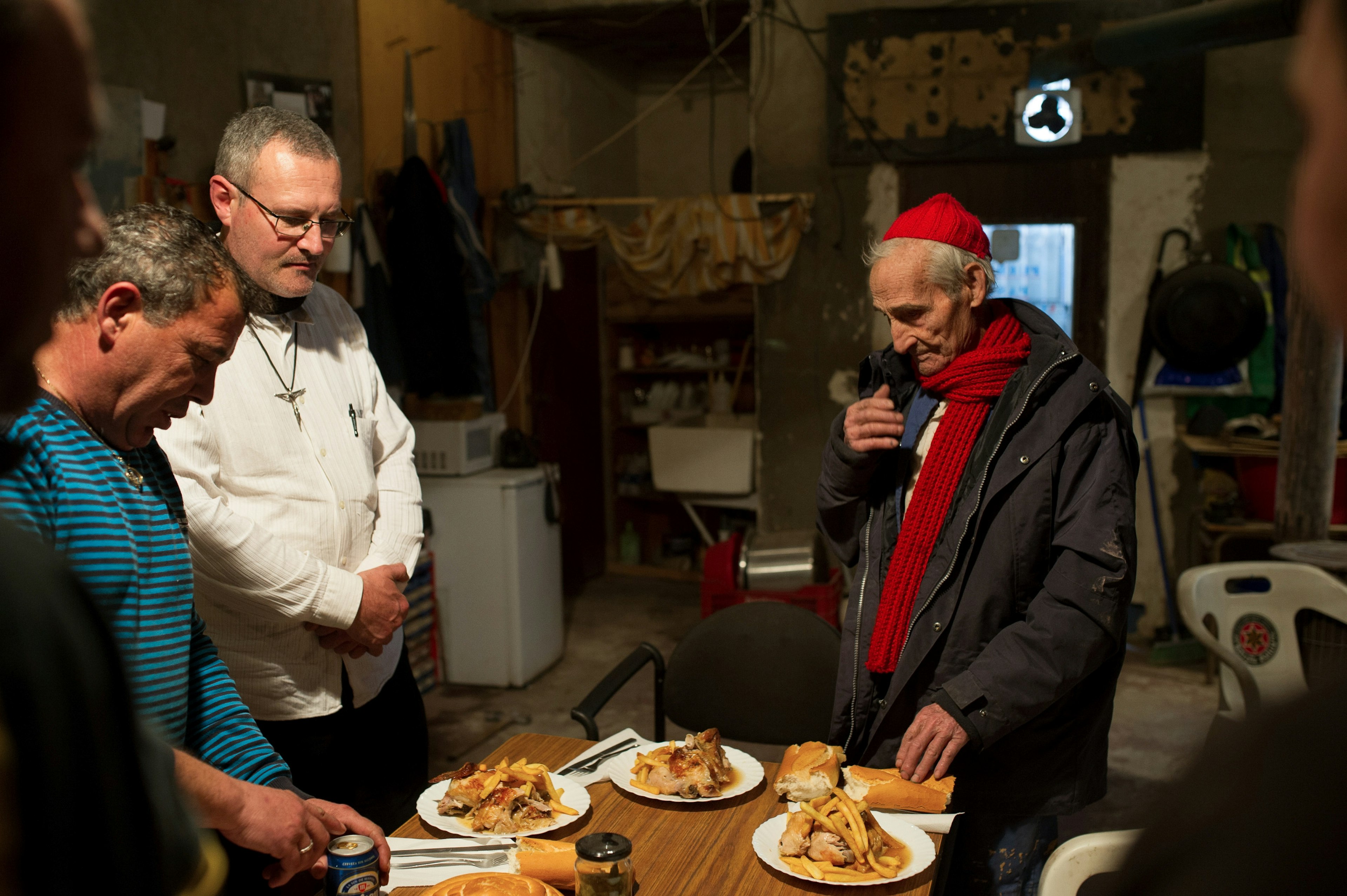 Gallego in a meeting at the cathedral