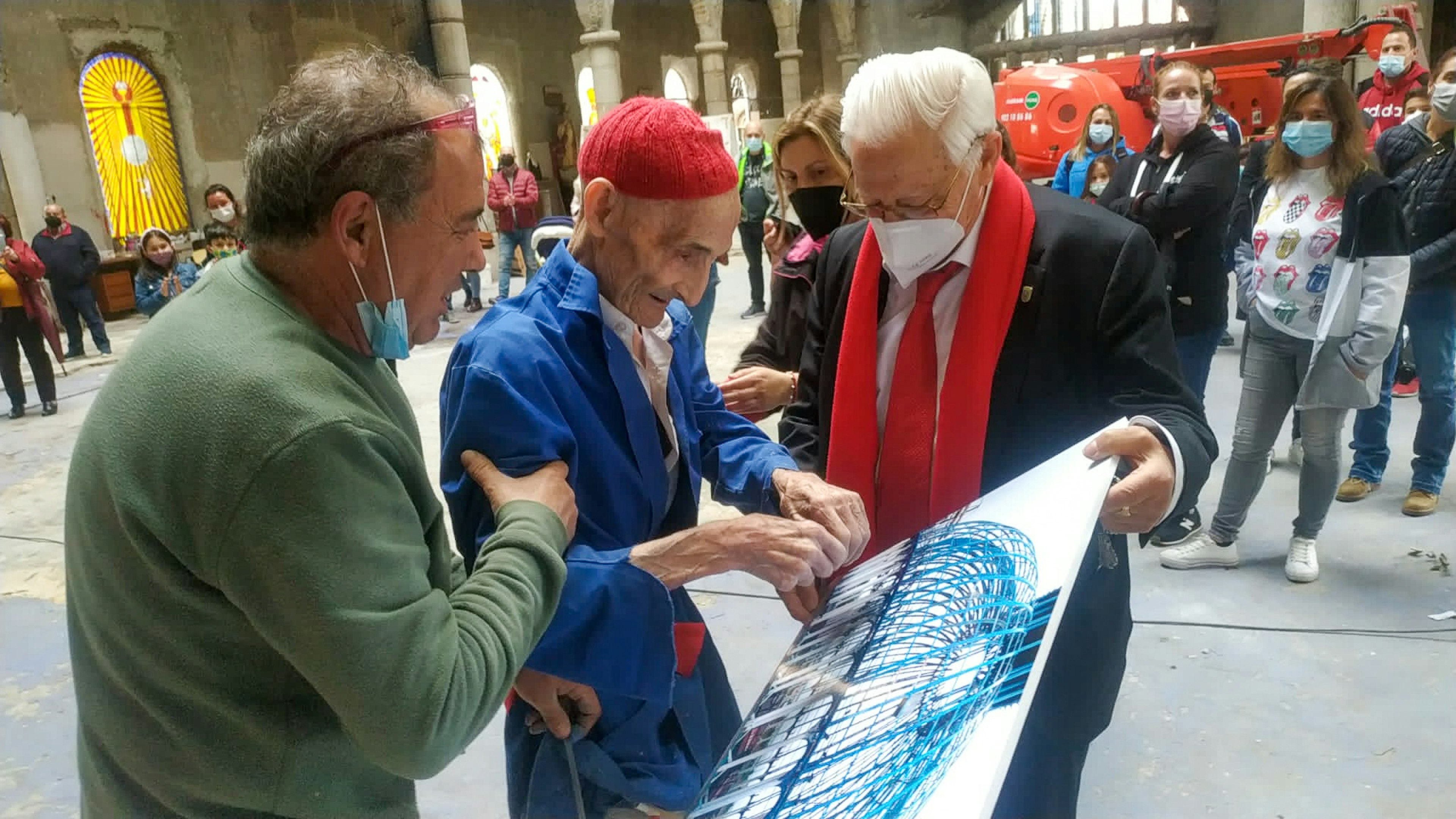 Ángel López (from left), Justo Gallego Martínez, and Father Ángel García Rodríguez at the cathedral