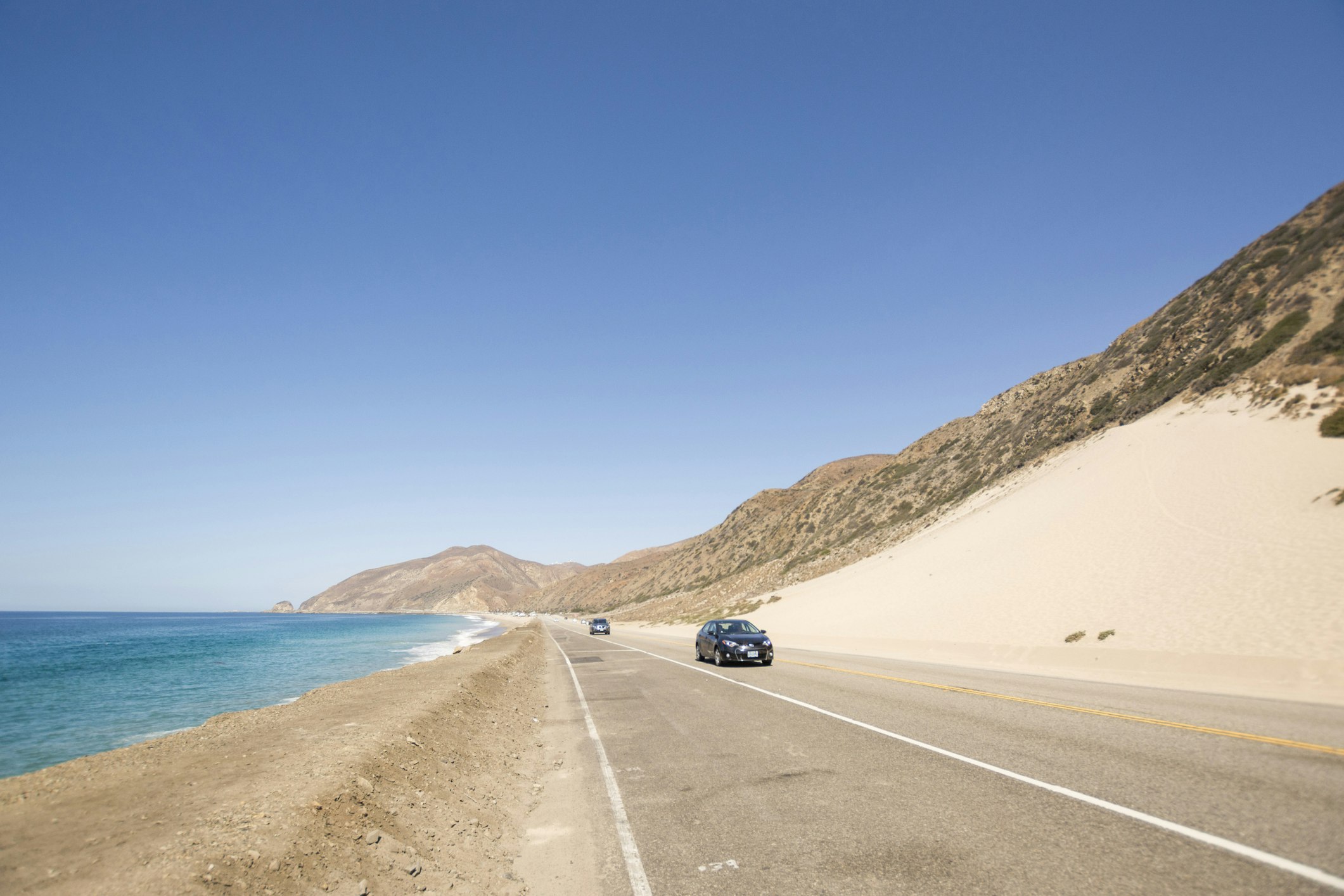 USA, Malibu, cars on Pacific Coast Highway