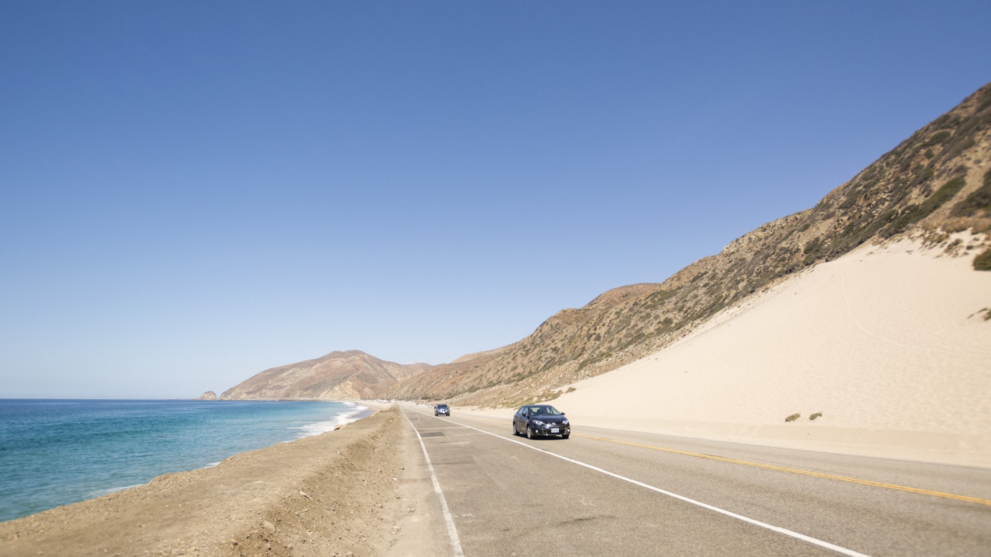 USA, Malibu, cars on Pacific Coast Highway