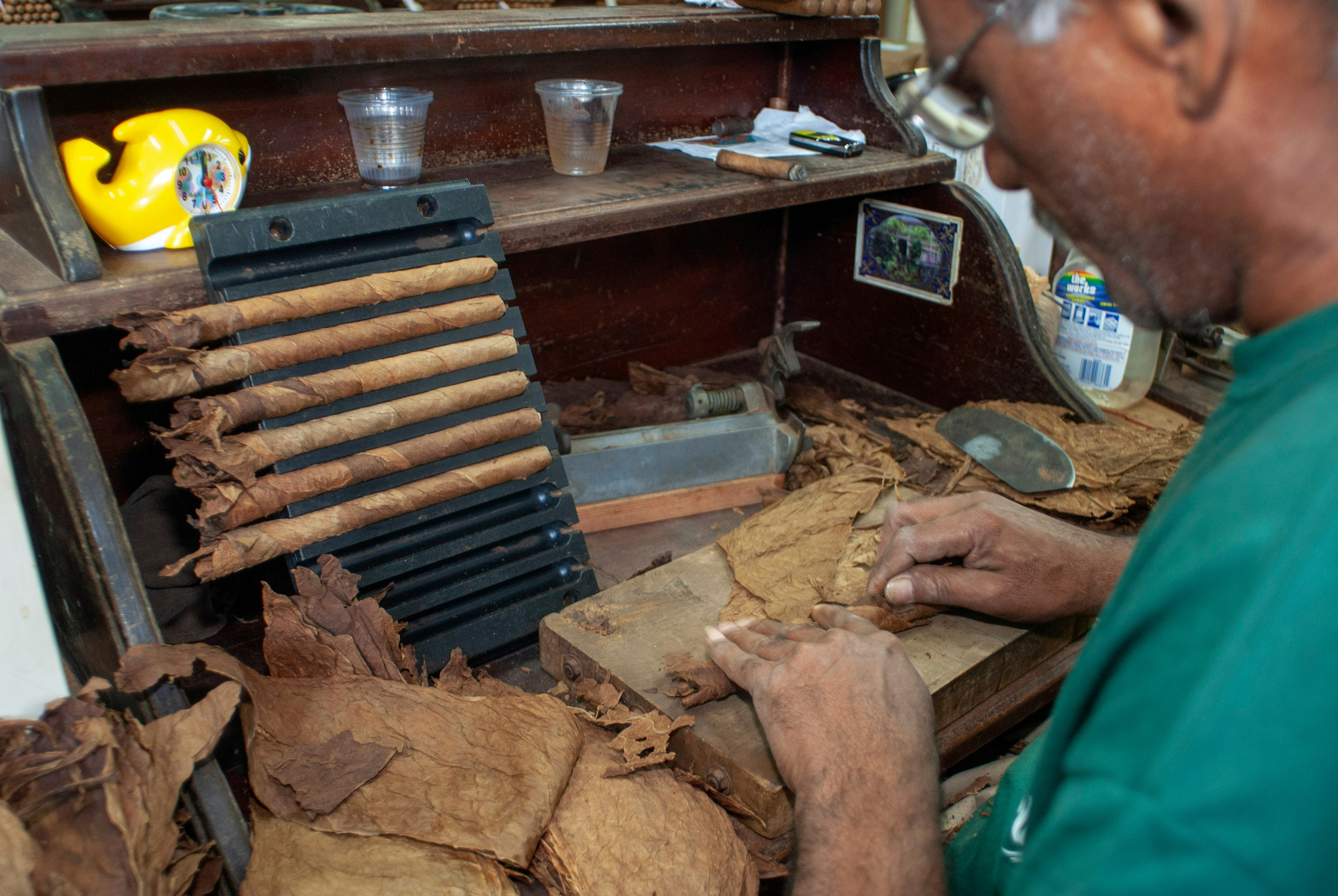 Cigar rolling