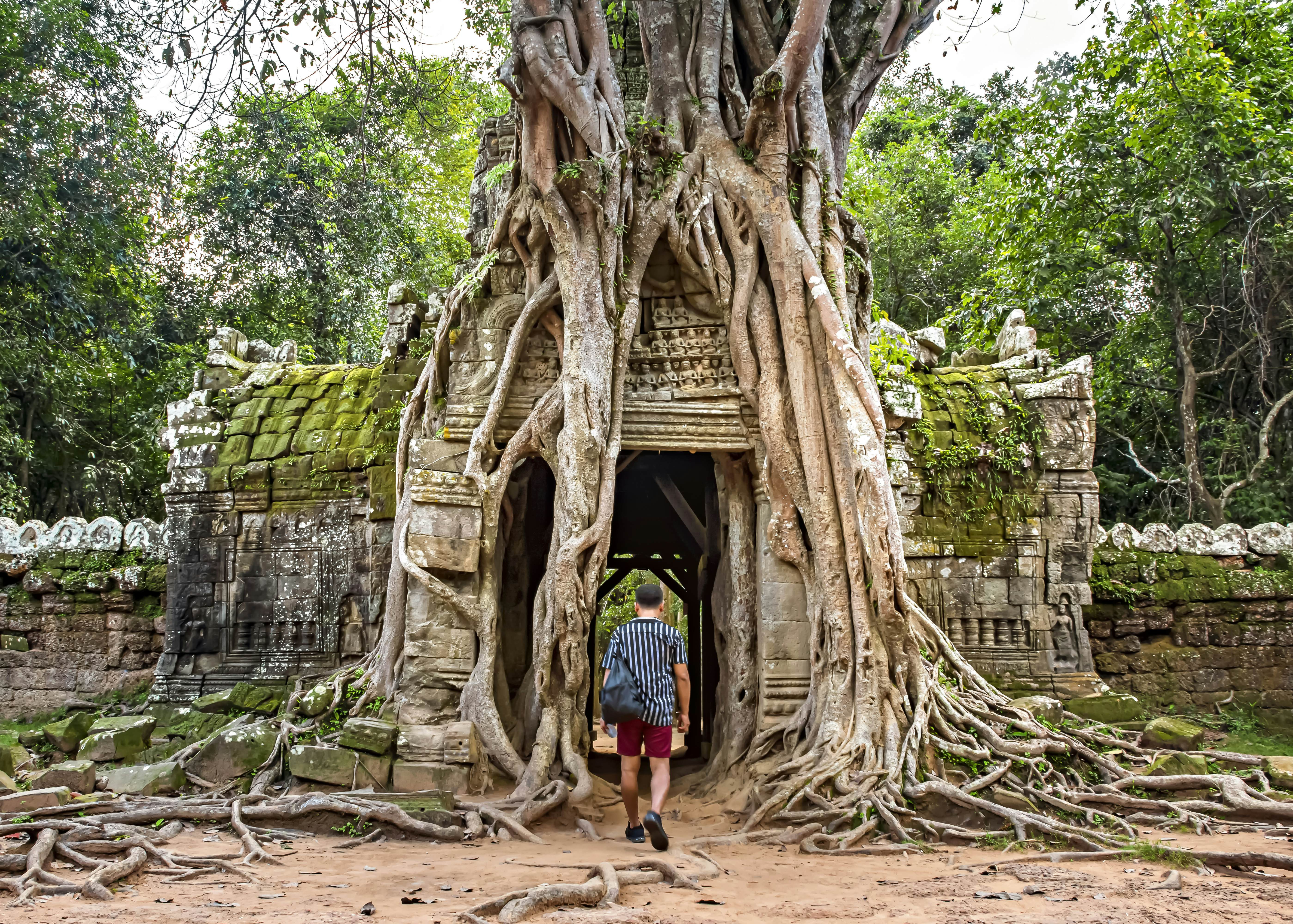 Lonely Planet Vietnam, Cambodia, Laos & Northern Thailand 6 (6th Edit –  Spiralverse™