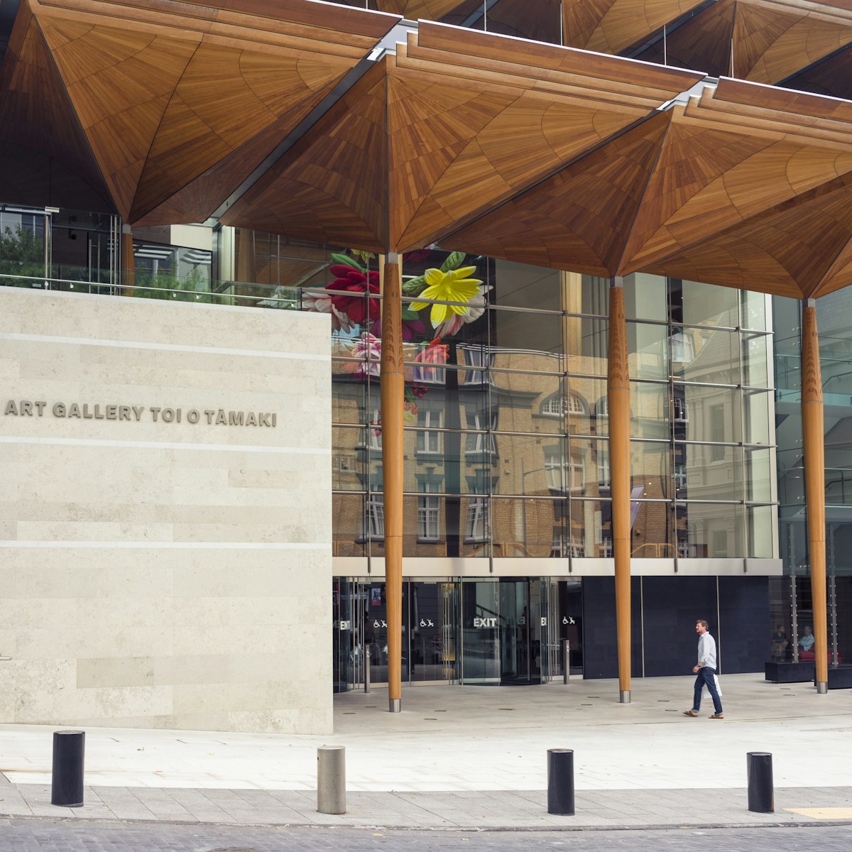 The entrance of the Auckland Art Gallery (or Toi o Tāmaki in Māori), located below Albert Park in the city centre.