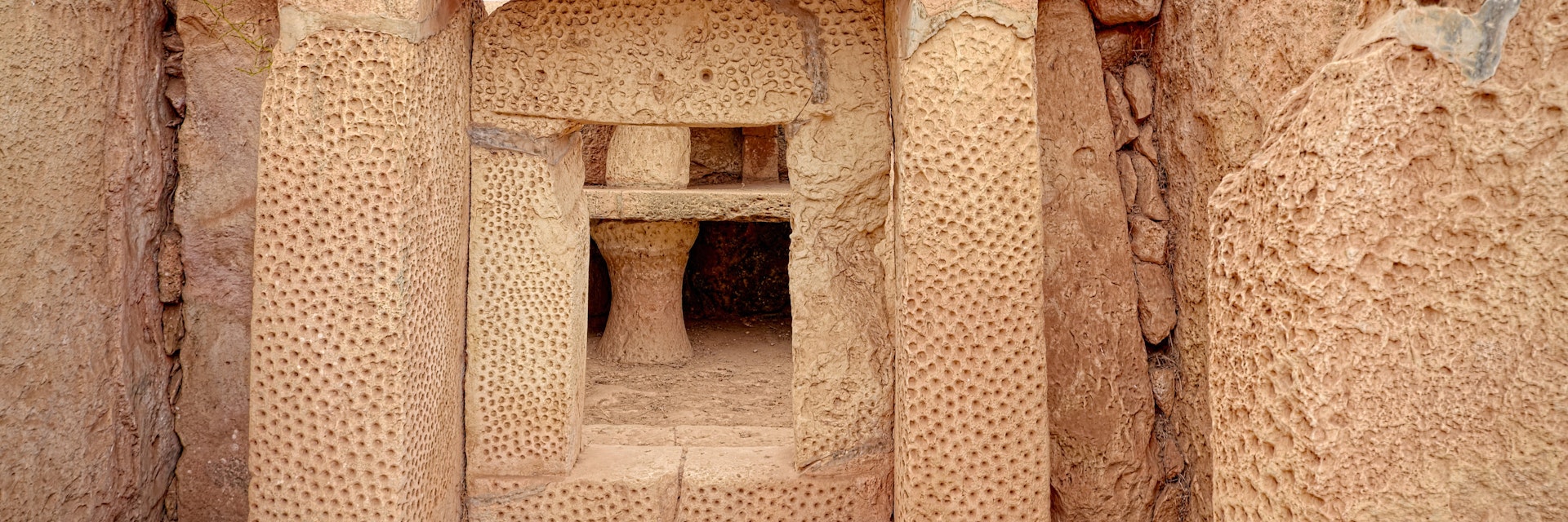 Details of Mnajdra megalithic temples of Malta (Qrendi)
