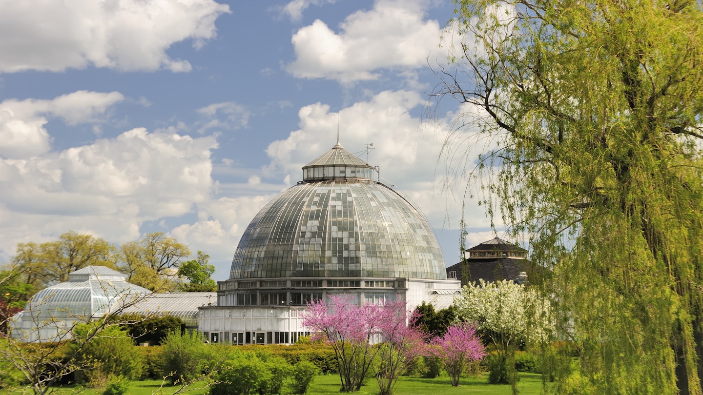 The historic and beautiful Belle Isle Conservatory in Detroit, Michigan. © RiverNorthPhotography / Getty Images