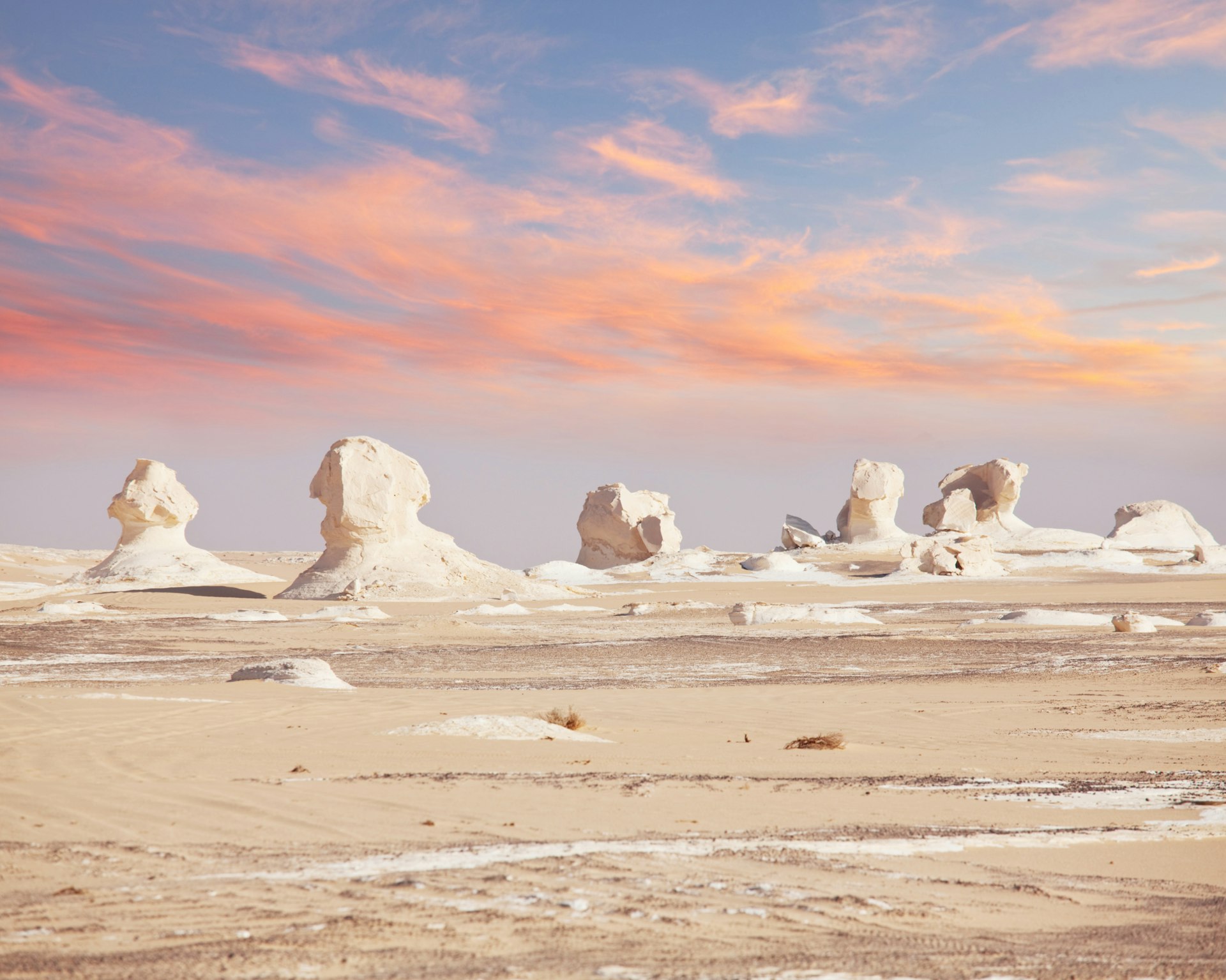 White chalk rock formations in the White Desert, Egypt