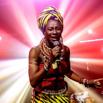 MILAN, ITALY - NOVEMBER 26: Fatoumata Diawara performs on stage at Magazzini Generali on November 26, 2019 in Milan, Italy. (Photo by Sergione Infuso/Corbis via Getty Images)