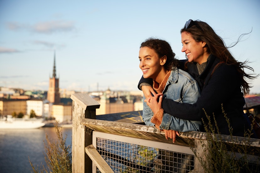 A lesbian couple at a viewpoint in Stockholm