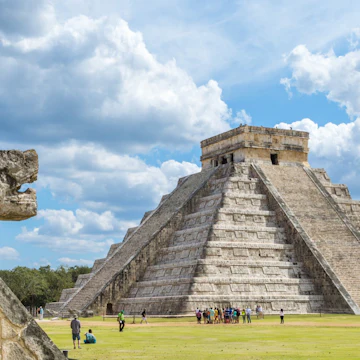El Castillo (Temple of Kukulkan), Chichen Itza, Yucatan, Mexico