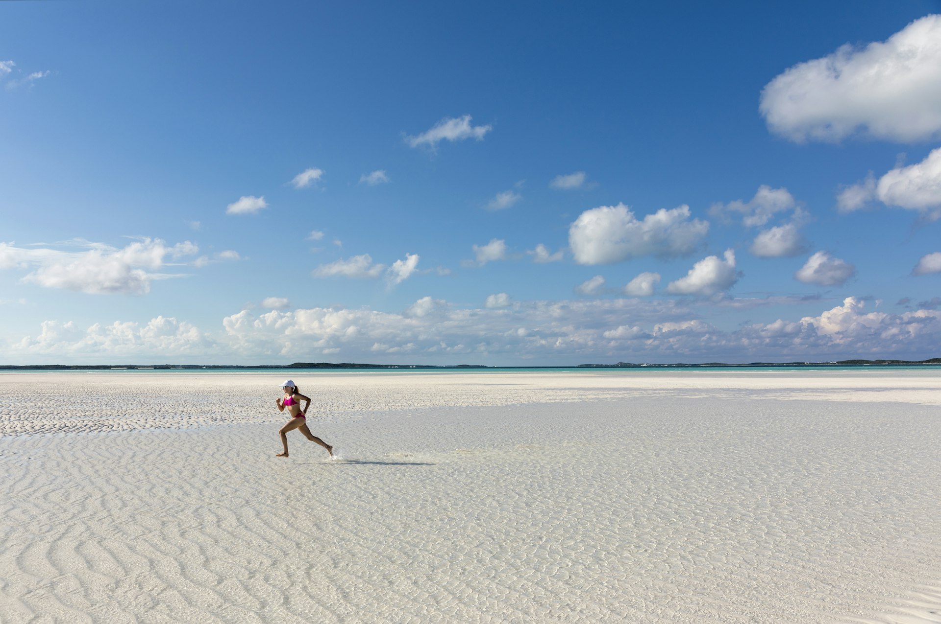 The low tides of Pipe Creek Sand Bar, Bahamas