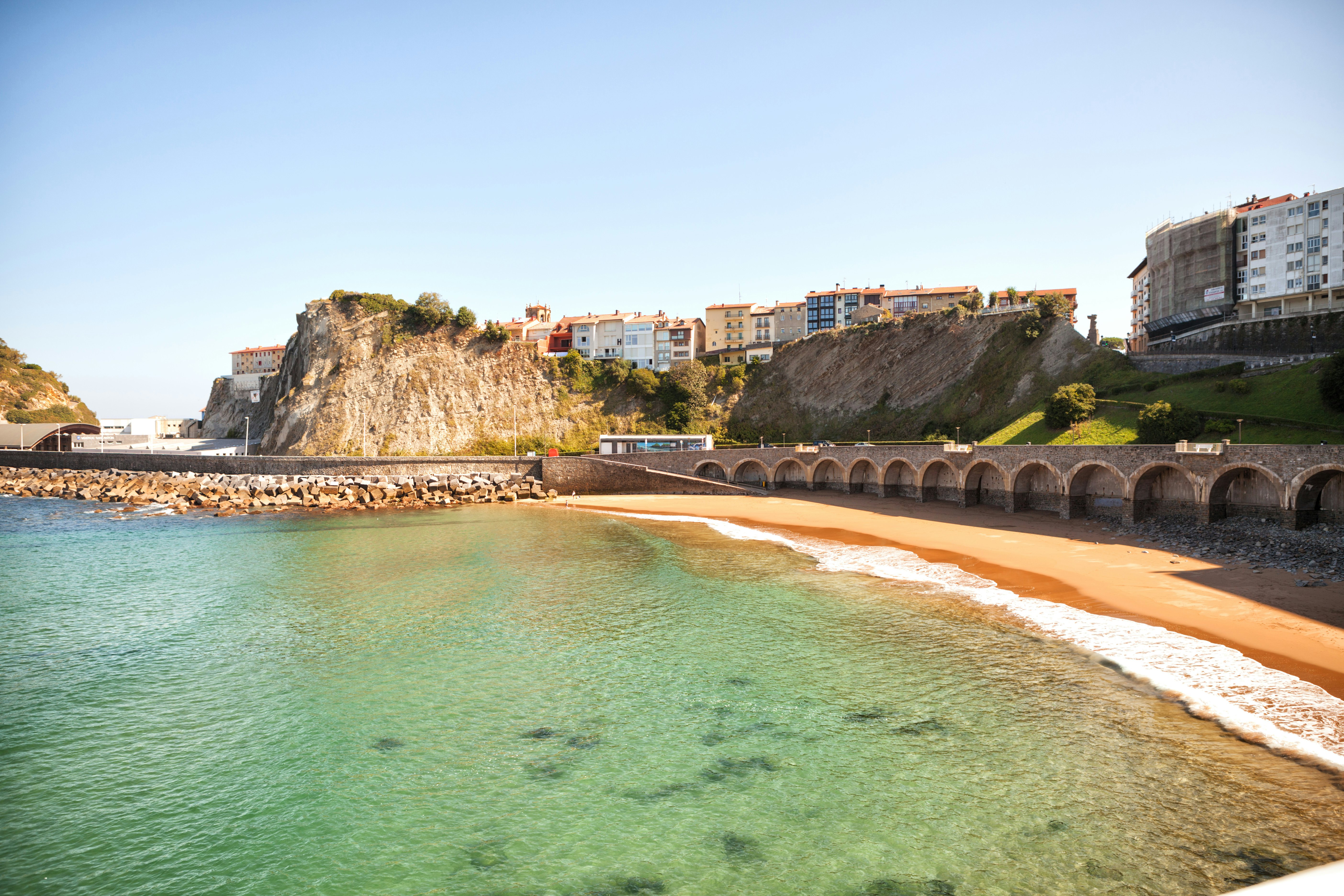 The beach and coastline of Getaria.