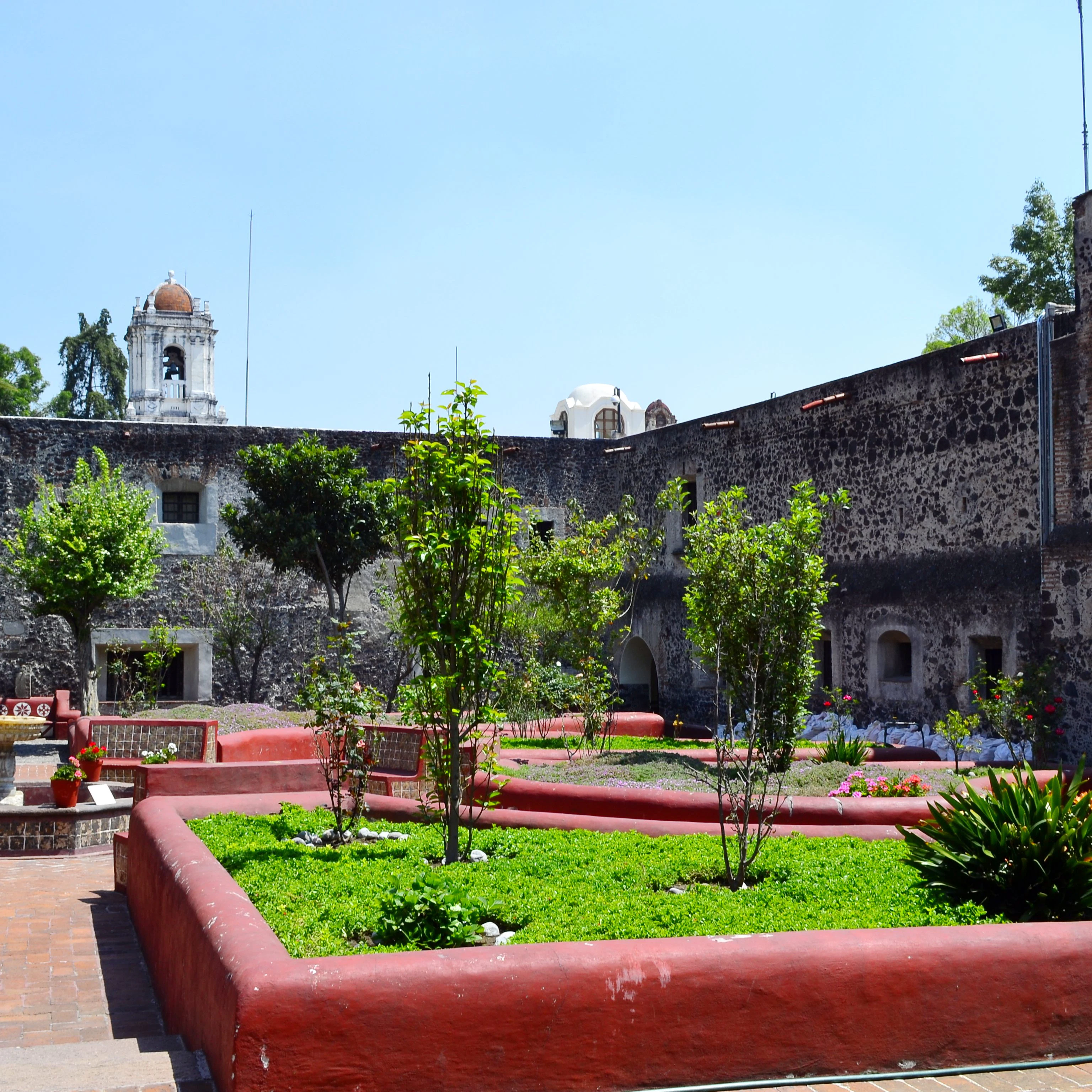 coyoacan, Mexico city-abril 10, 2015: Church churubusco, Museum of Interventions, Historic site,
Ex-Convento de Churubusco
convent