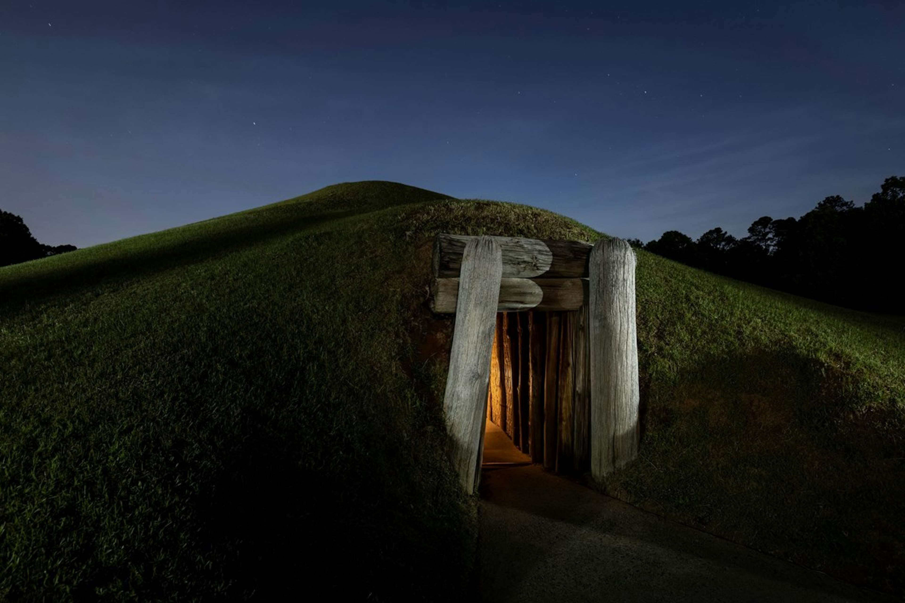 Exterior of the Earth Lodge at Ocmulgee Mounds National Historical Park