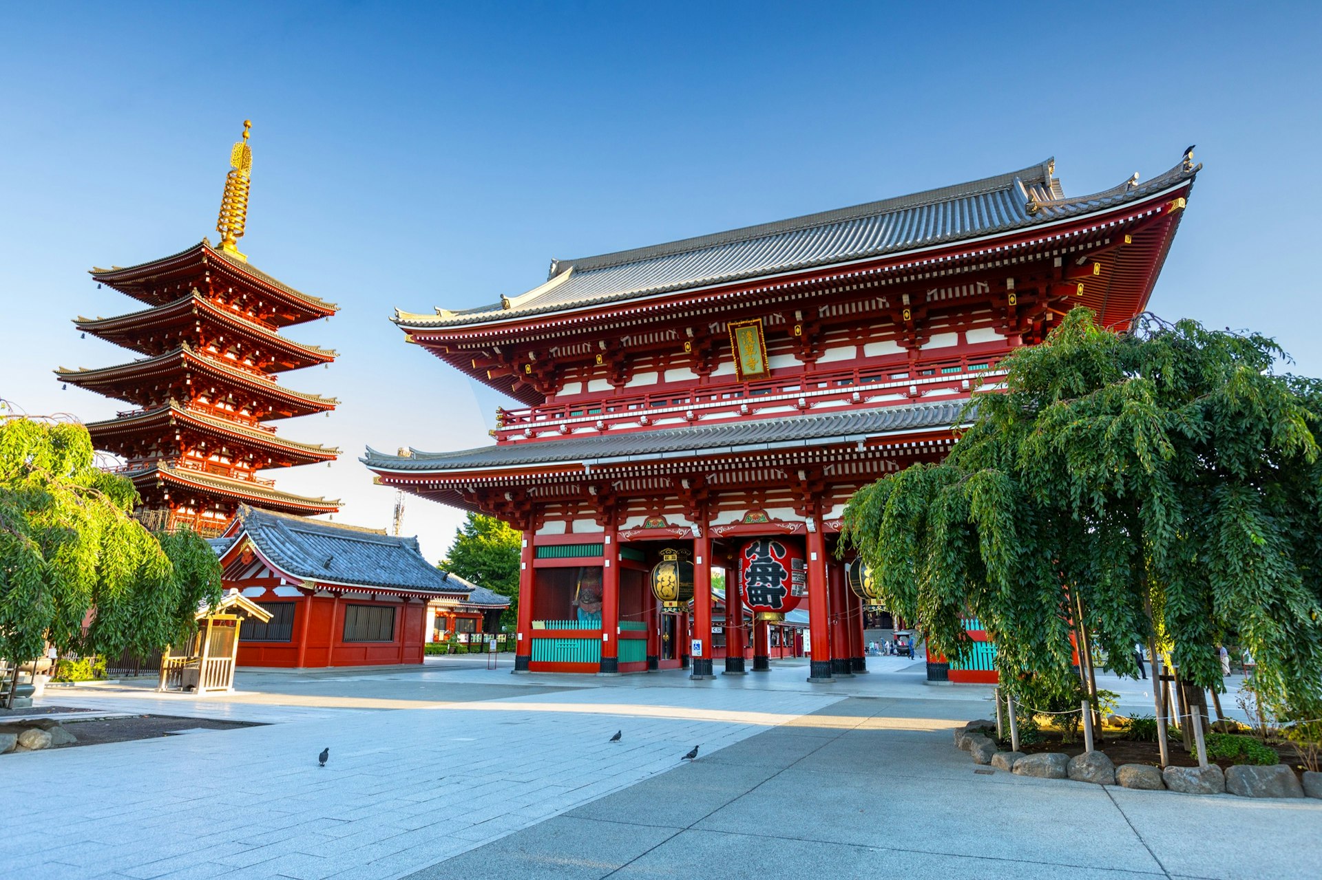 Tokyo_Osaka_Gems_Senso-Ji.jpg