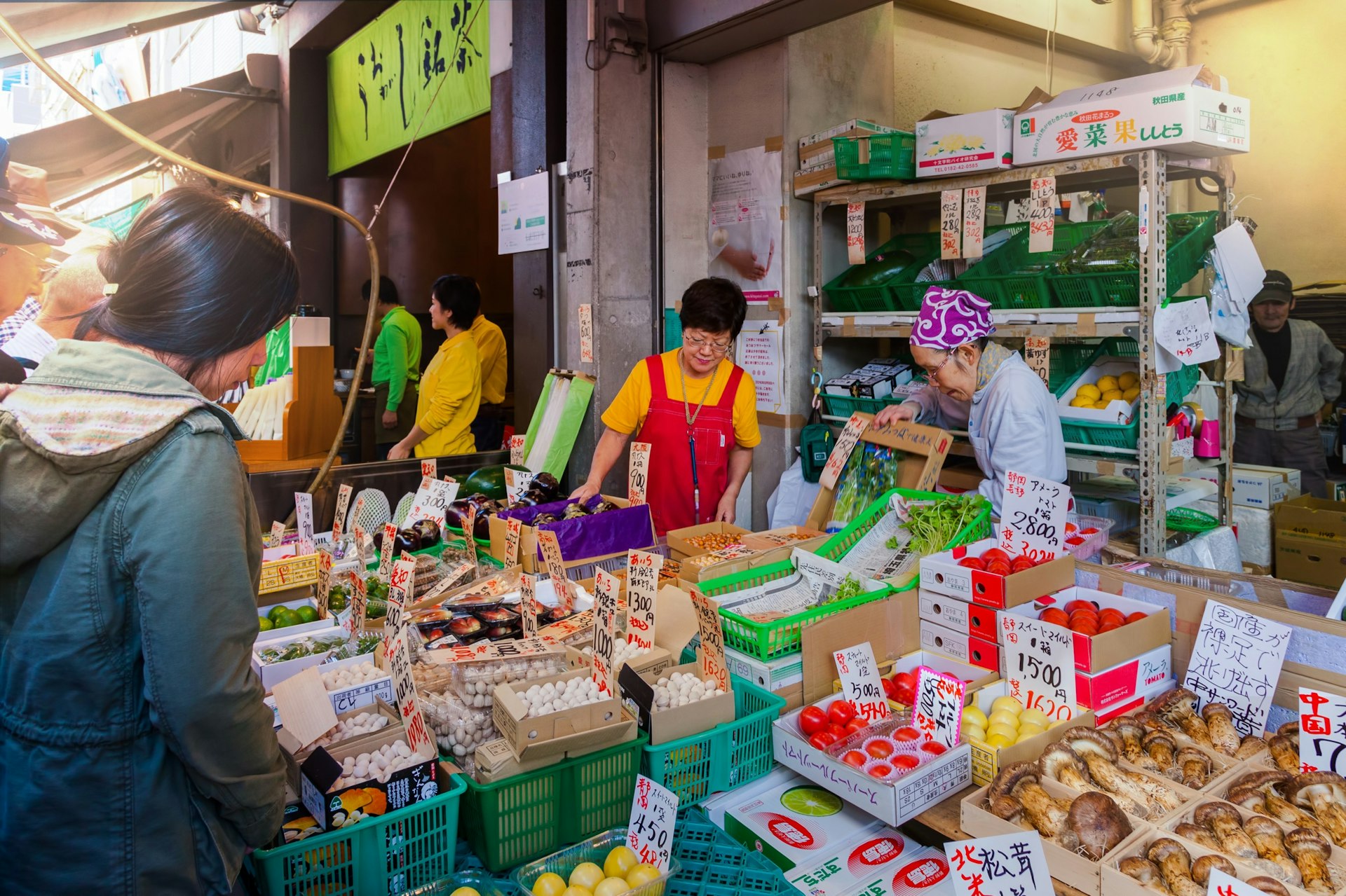 Tokyo_Walking_Tsukiji-Outer-Market.jpg