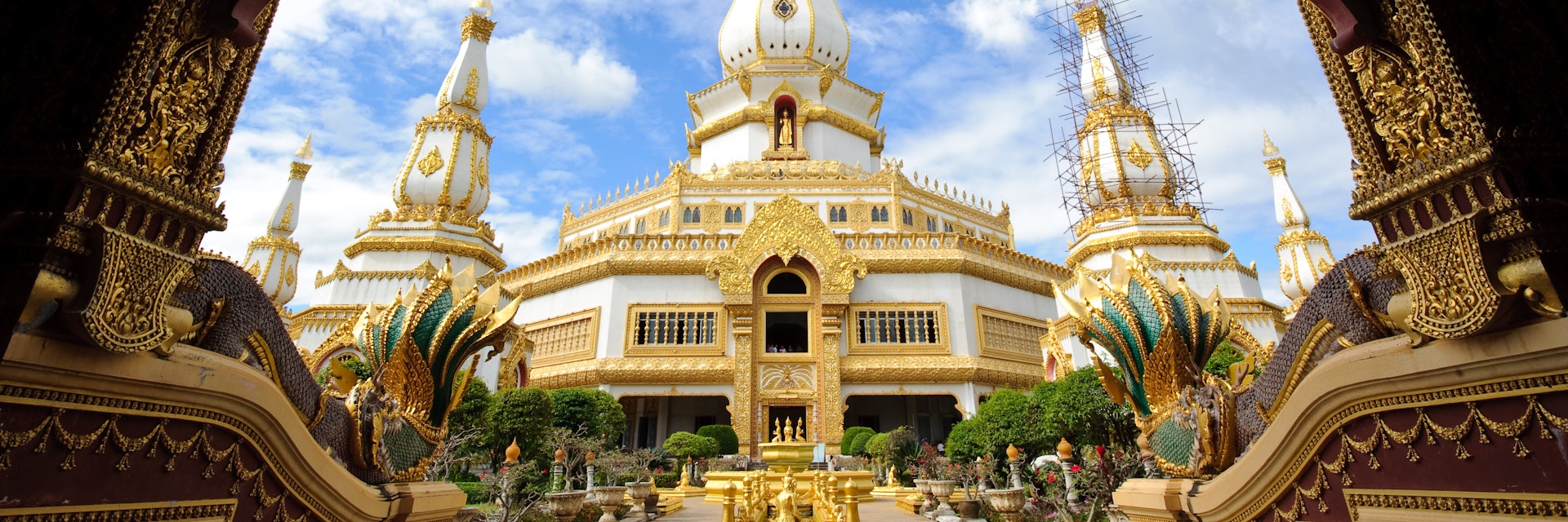 Phra Maha Chedi Chai Mongkol  located on the premises of Wat Pha Namthip Thep Prasit Vararam, Roi Et, Thailand.