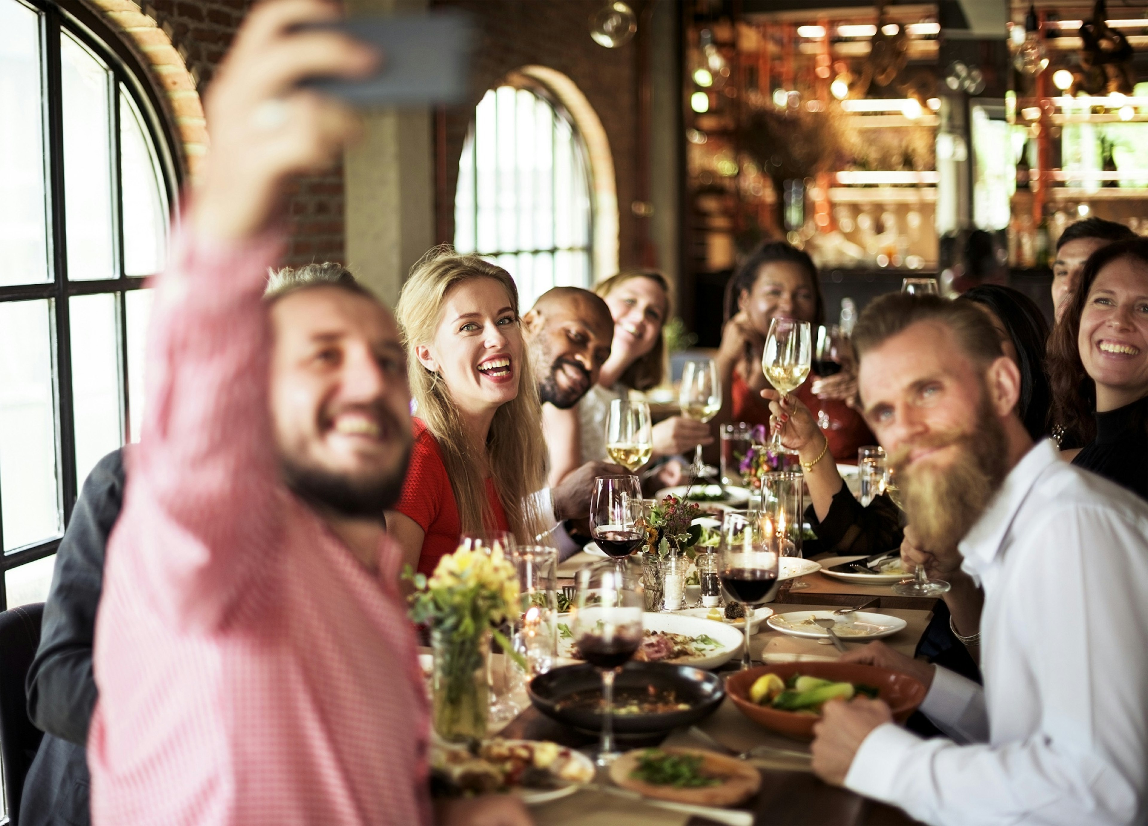 Charlotte_Dining_CRW-group-selfie.jpg