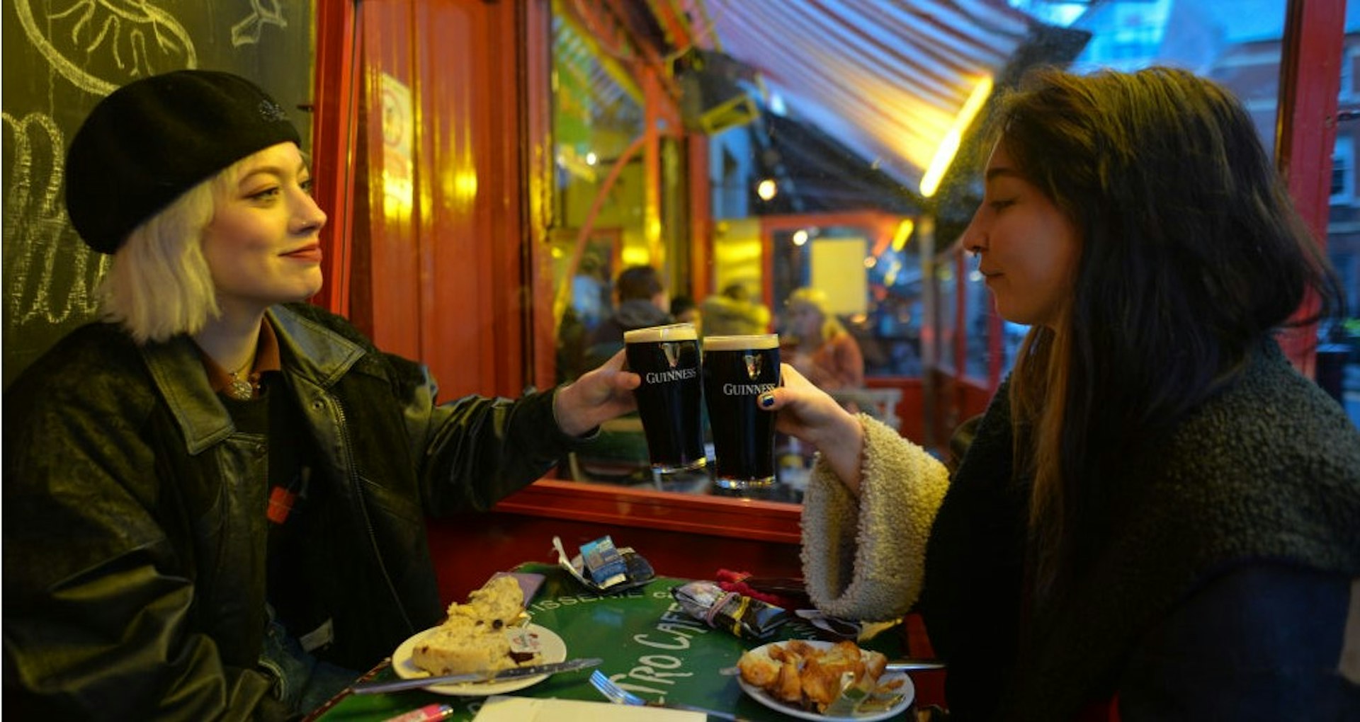 Dublin outdoor pubs.jpg