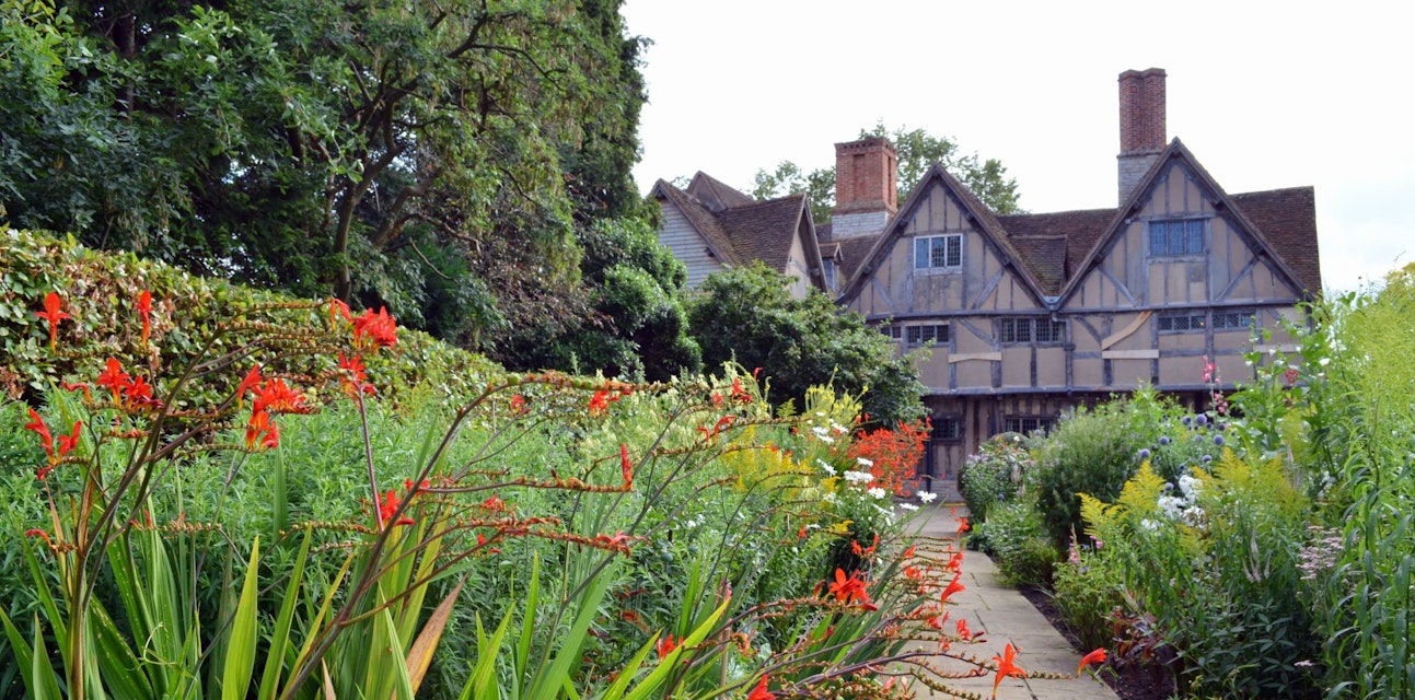 Stratford-upon-Avon is a famous town in England, known as Shakespeare's birthplace. This is house and garden of Hall's Croft, one of 3 historical houses connected with his life - place where his daughter and her family had lived.