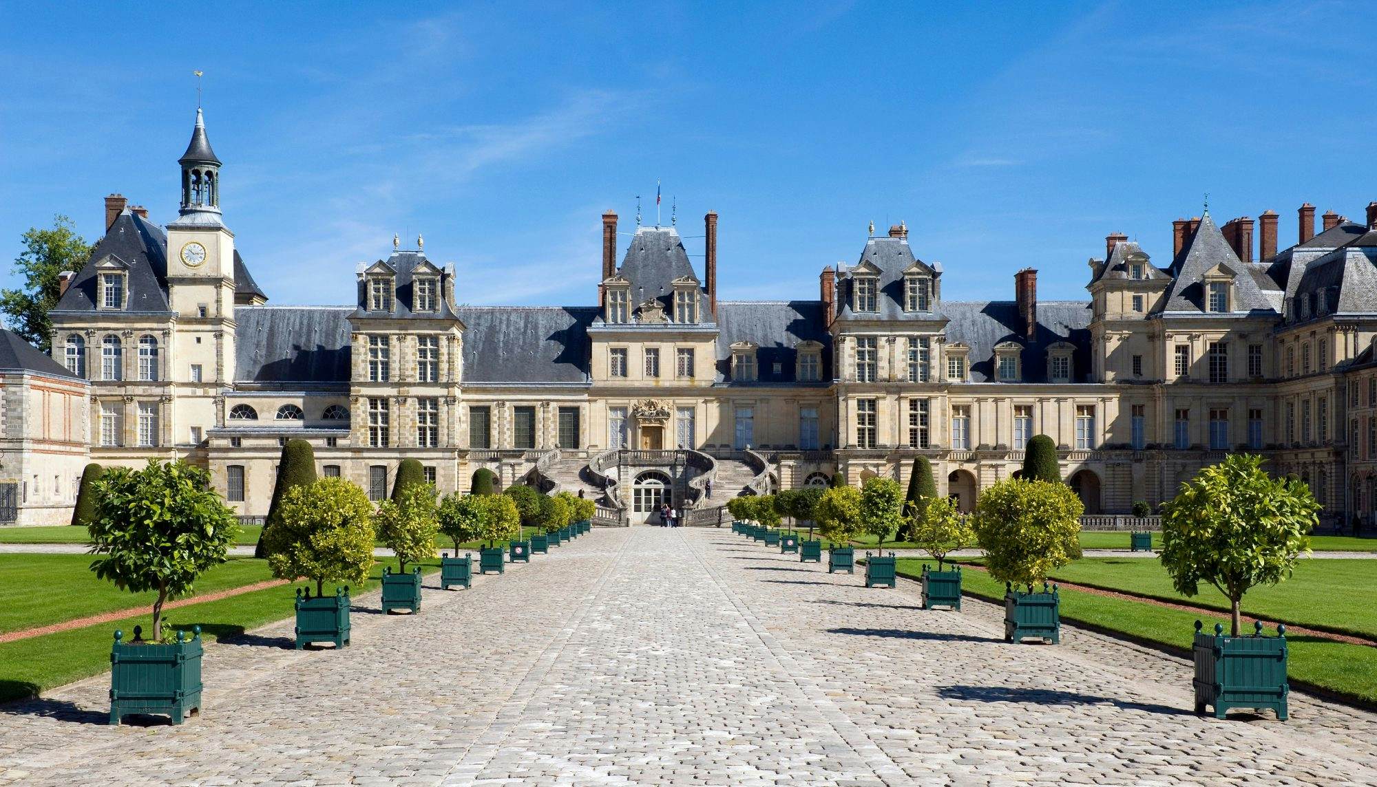 Who are we? - Château de Fontainebleau