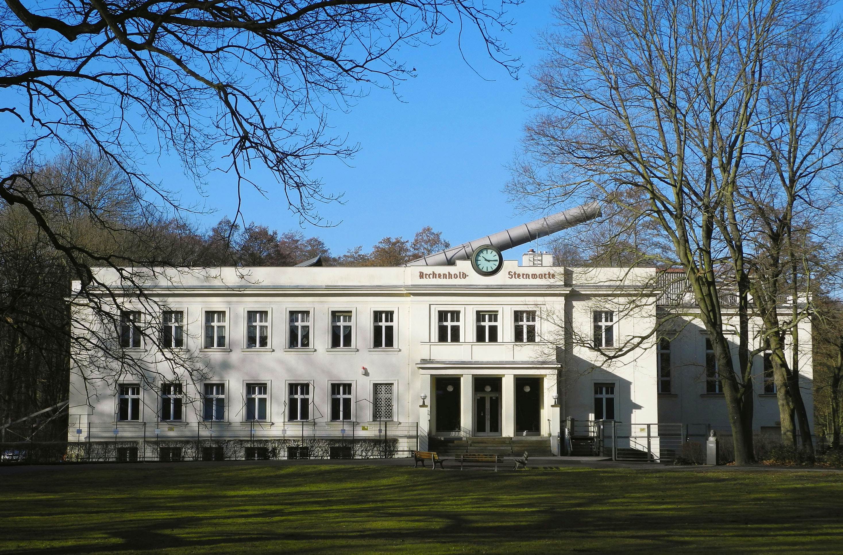 (GERMANY OUT) Treptower Archenhold-Sternwarte   (Photo by Meißner/ullstein bild via Getty Images)
Treptower Archenhold-Sternwarte
Archenhold Sternwarte
in Berlin
