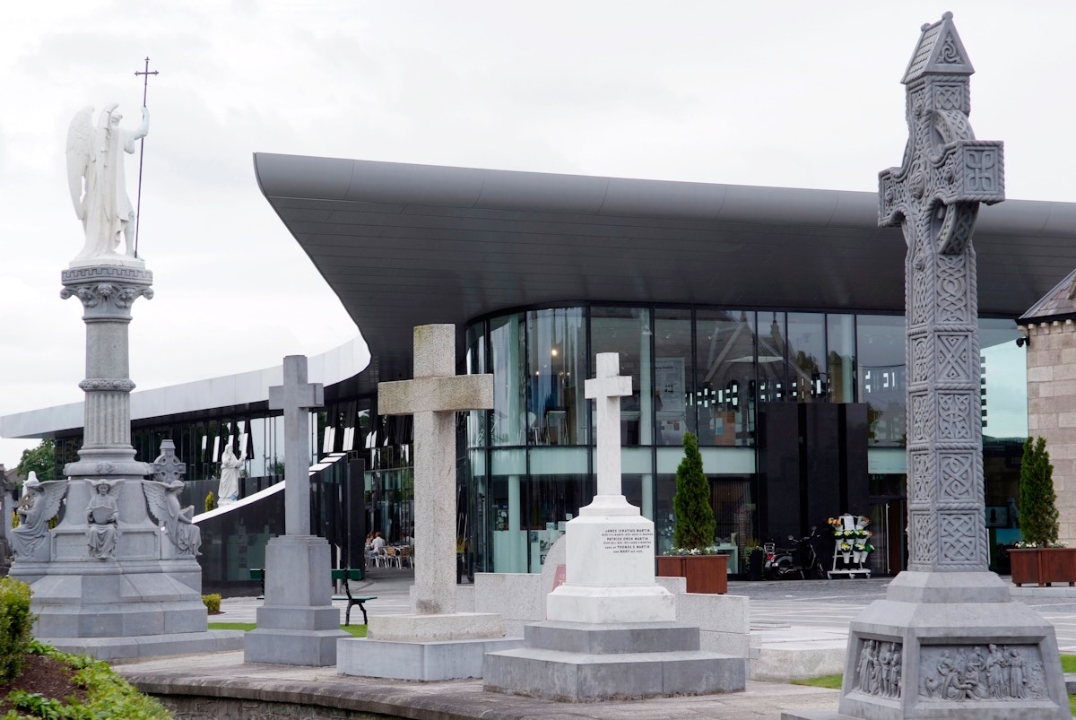 CF6A45 IRELAND, Dublin, Glasnevin Cemetery, Visitor Centre

Glasnevin Cemetery Museum
