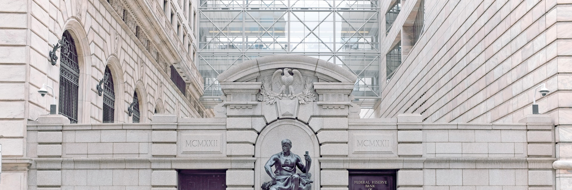 MY3RYA A man walks past the Federal Reserve Bank of Cleveland in downtown Cleveland, Ohio, USA.
Money Museum