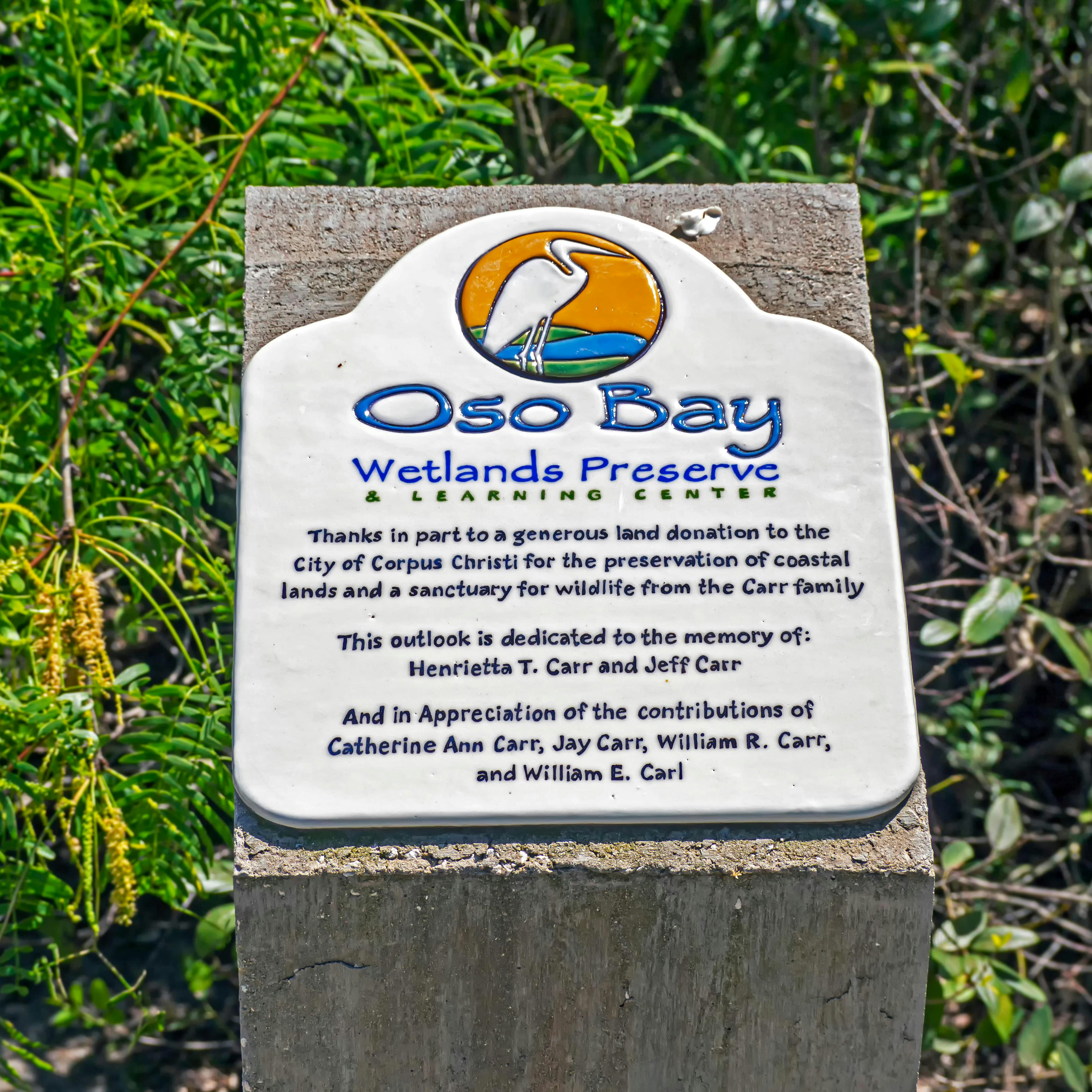 2A3HTW6 Decorative plaque at Oso Bay Wetlands Preserve & Learning Center thanking the city of Corpus Christi, Texas USA for a land donation.