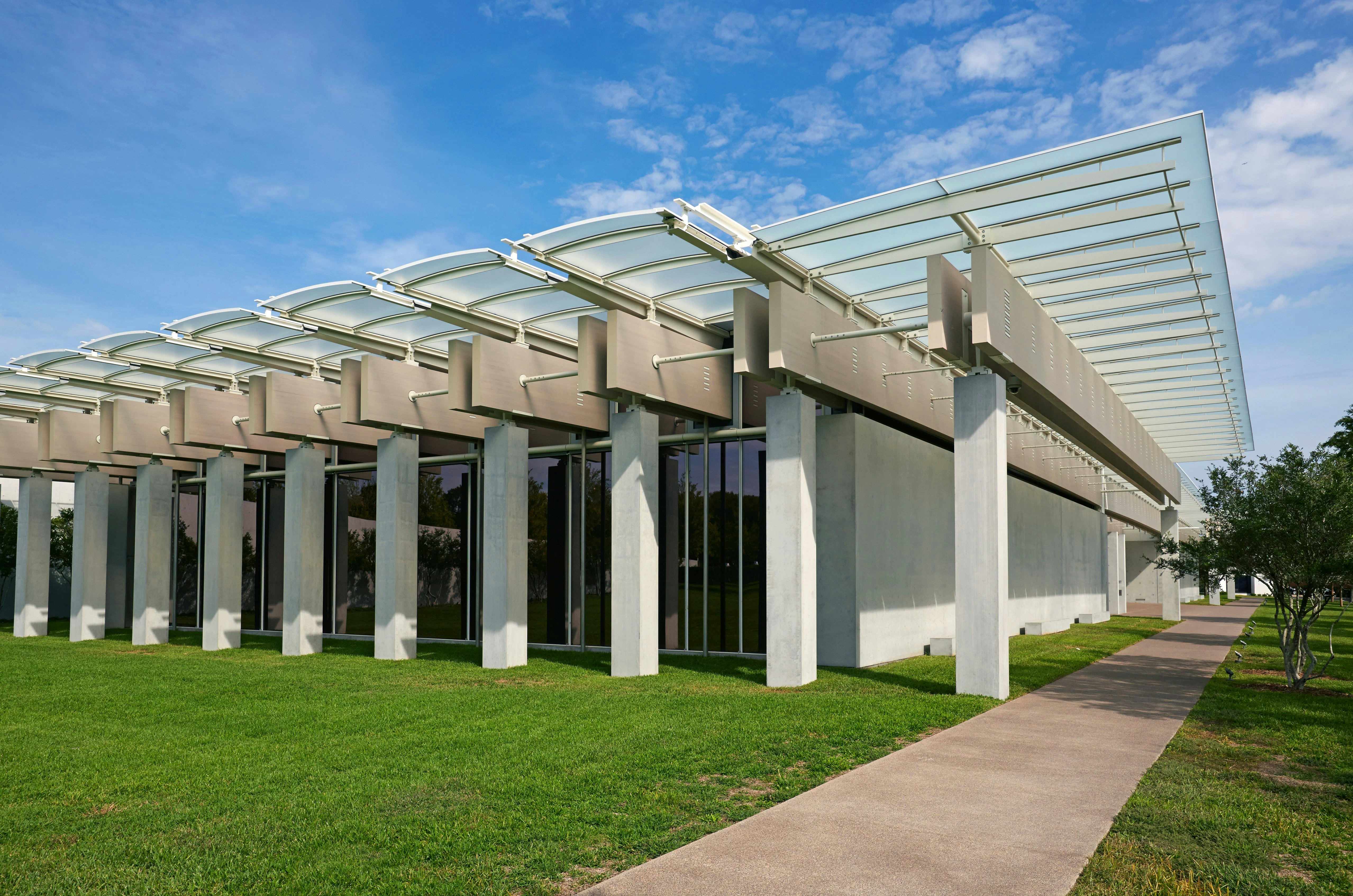 The Kimbell Art Museum in the cultural quarter of Fort Worth. Designed by architect Louis I. Kahn it was established in 1972.