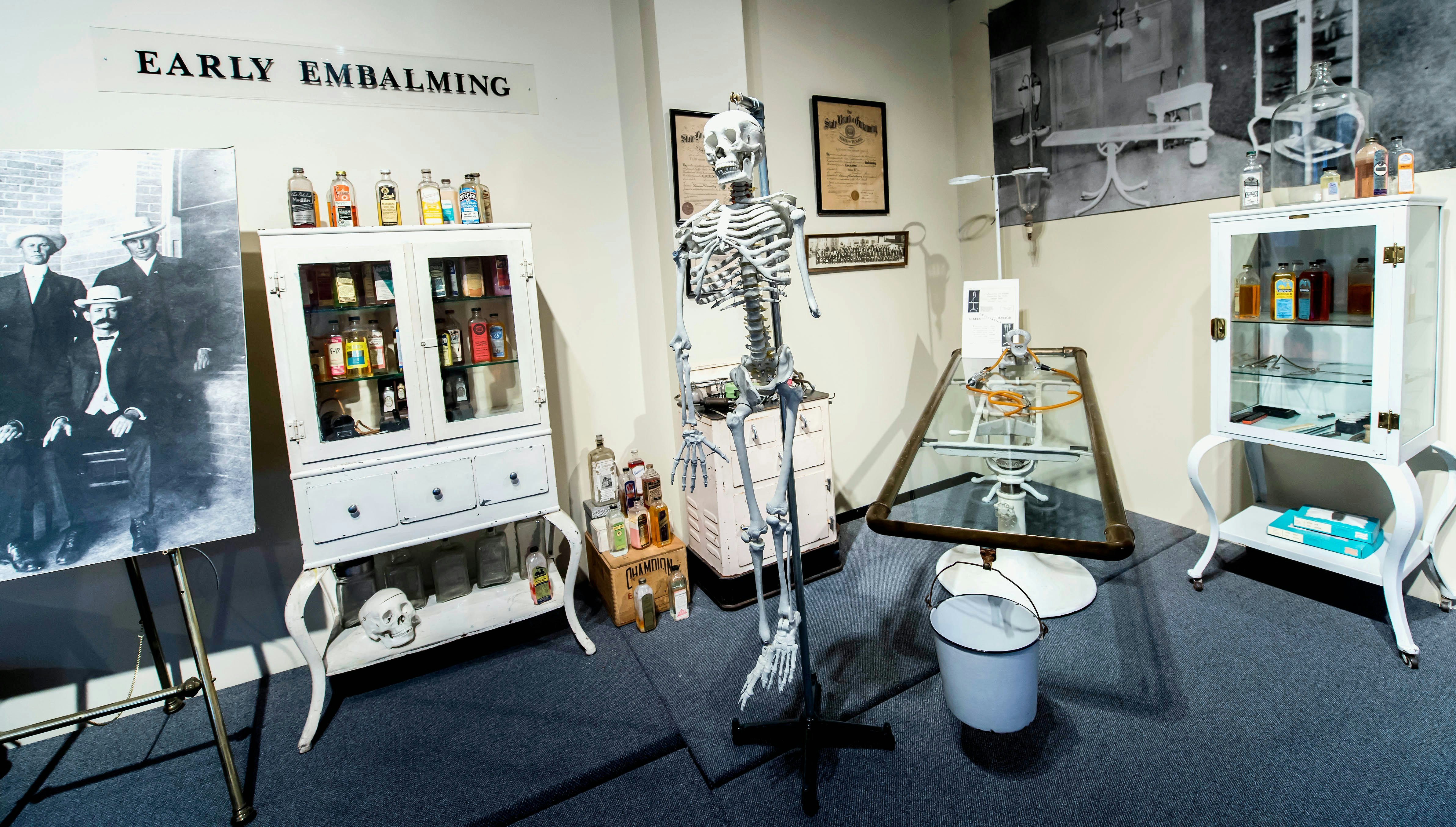 FW82M3 Houston, Texas, USA. 31st Mar, 2016. Founded in 1992, and housing America's largest collection of historical funeral service items in a 20,500 square-foot facility, the National Museum of Funeral History celebrates the heritage of the funeral services industry with 13 permanent and additional special exhibits. © Brian Cahn/ZUMA Wire/Alamy Live News