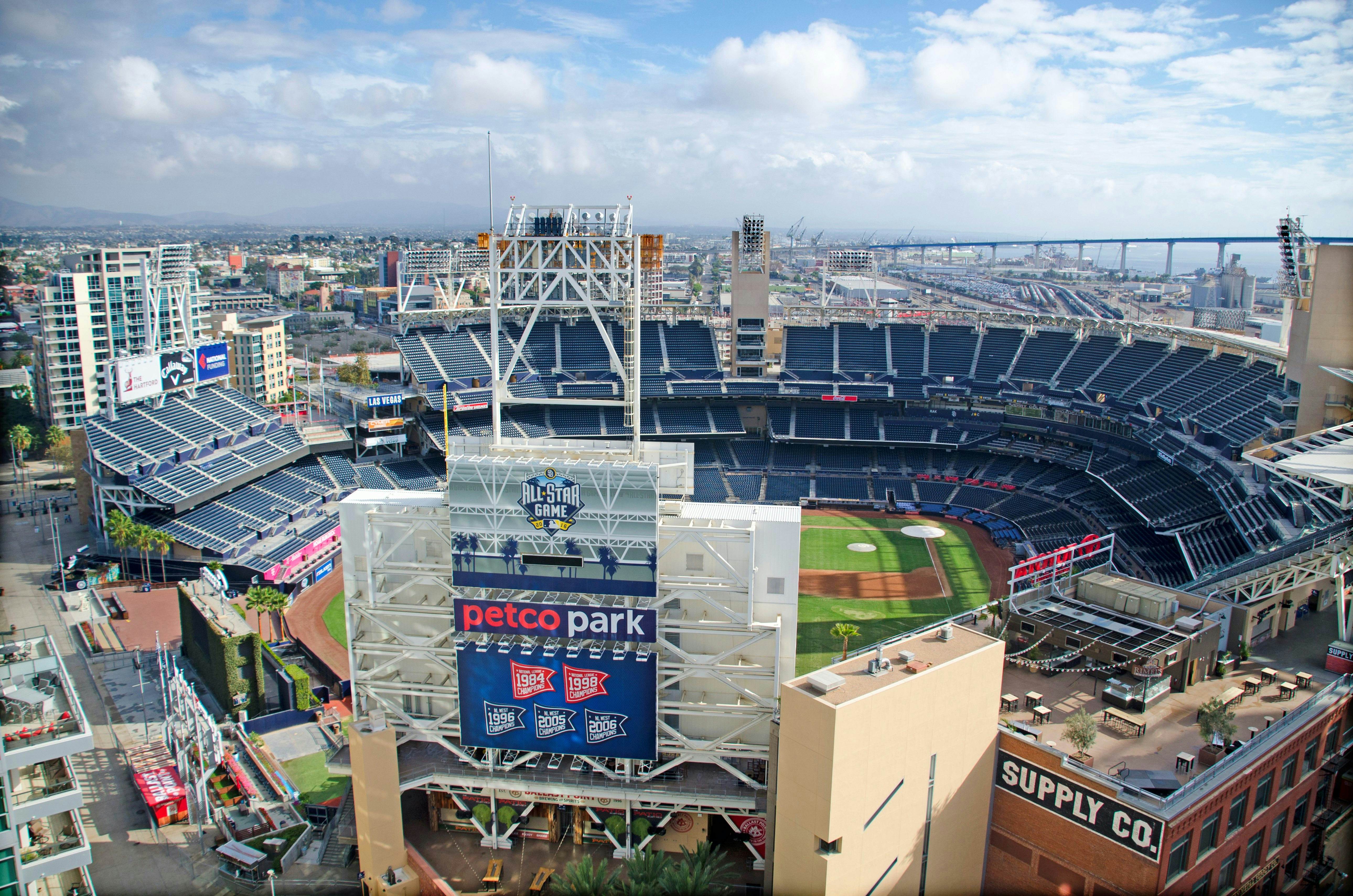 San Diego Padres on X: Hey, you're pretty @PetcoPark 😍