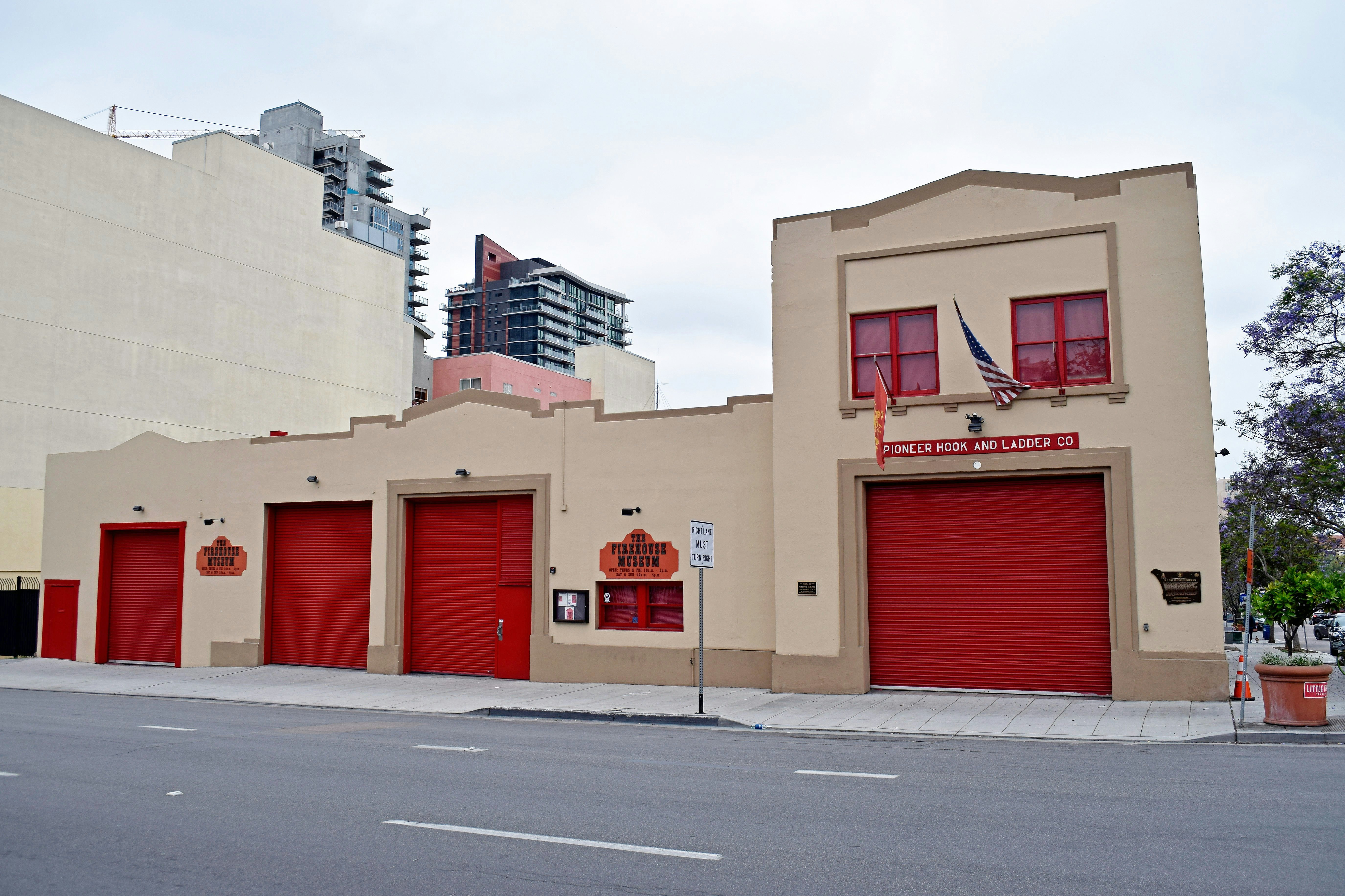 MW2T9A the Firehouse Museum, San Diego, California