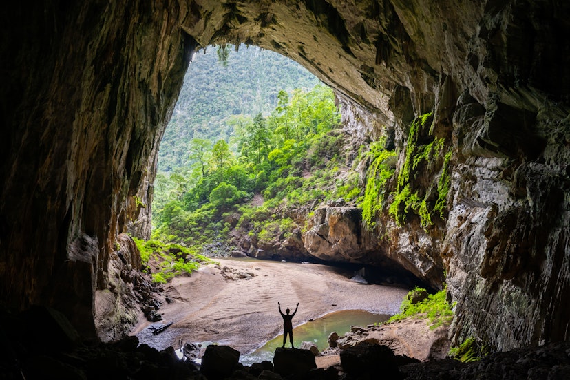 Hang En (swallow cave), the entrance to go to Son Doong Cave, the largest cave in the world, is in the heart of the Phong Nha Ke Bang National Park in the Quang Binh province of Central Vietnam; Shutterstock ID 1561873999; your: Claire Naylor; gl: 65050; netsuite: Online ed; full: Update Vietnam national parks
