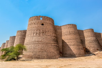Derawar fort was first built in the 9th century AD by Rai Jajja Bhatti, a Hindu ruler of the Bhatti clan,[2] as a tribute to Rawal Deoraj Bhati the king of Jaisalmer and Bahawalpur.
