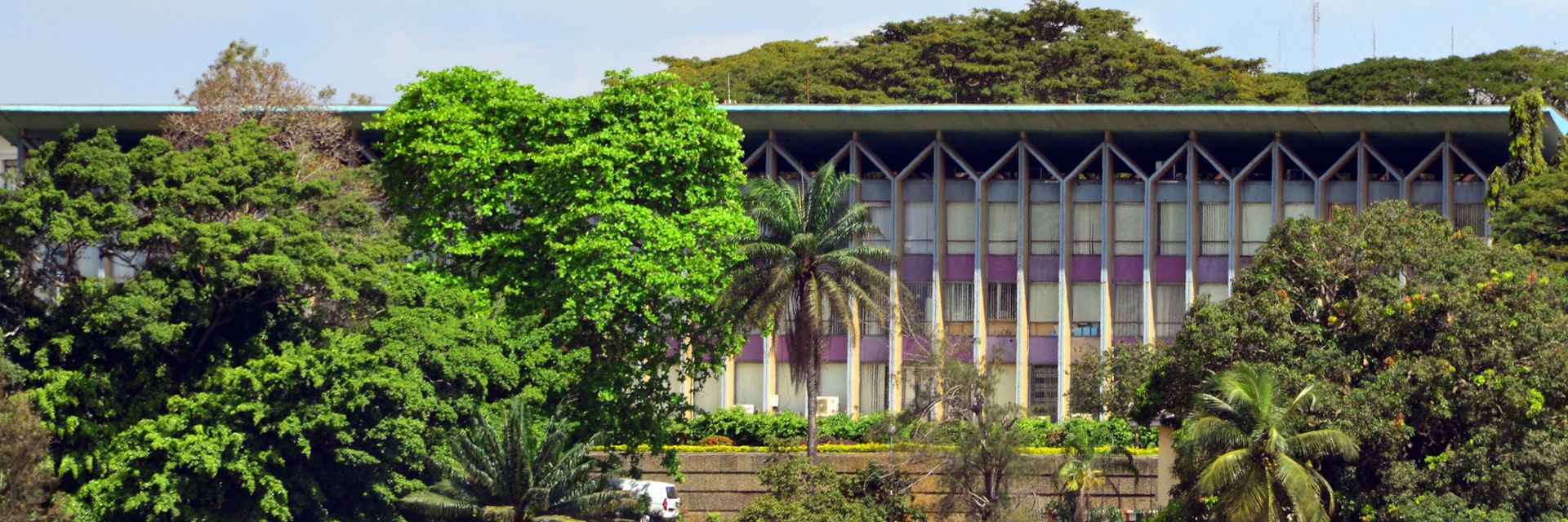 Abidjan, Ivory Coast / Côte d'Ivoire: completed in 1961, the presidential palace of Abidjan was designed by the French architect Pierre Dufau, and paid by the French Republic - Plateau district.