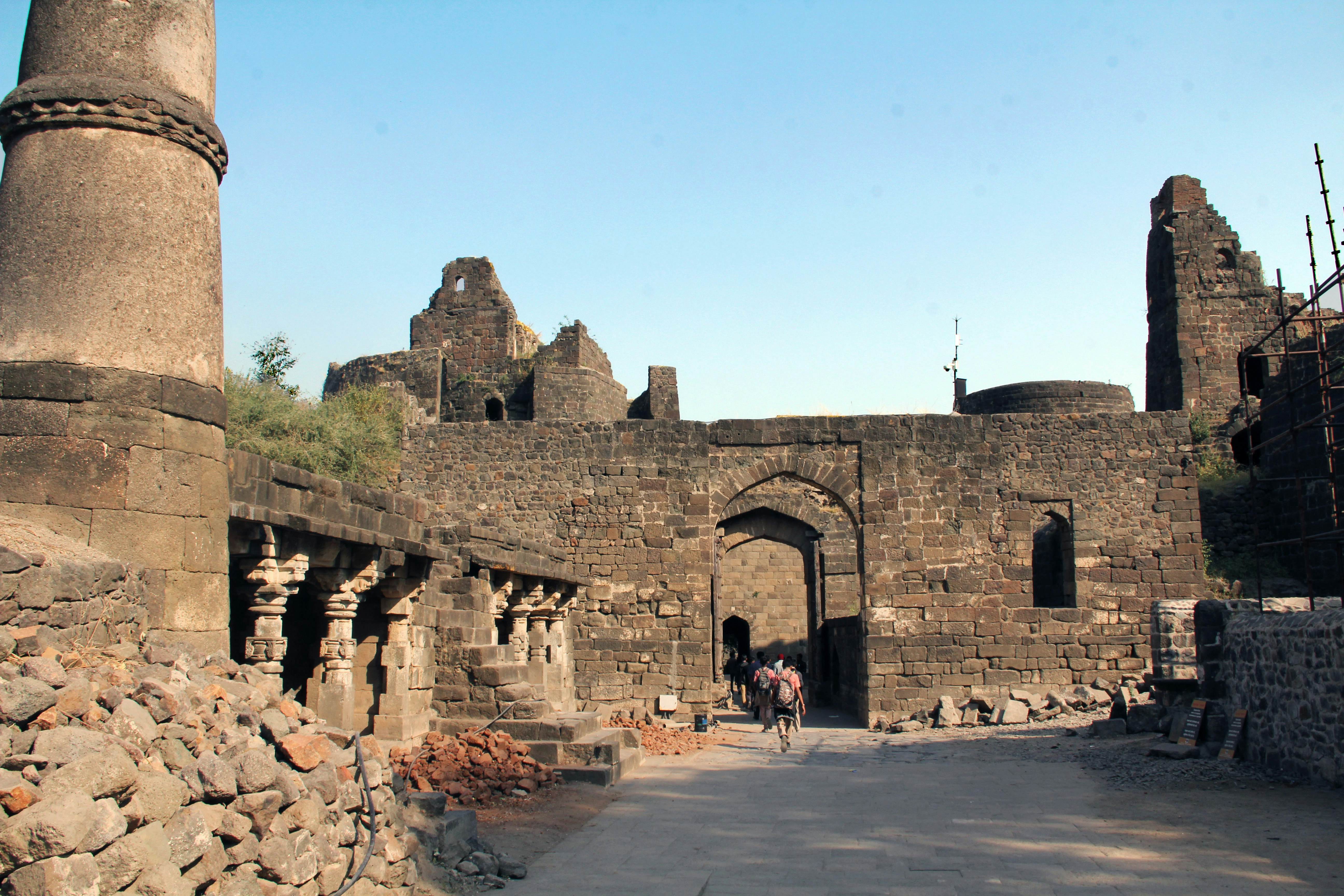 The History of Daulatabad Fort, Maharashtra - YouTube