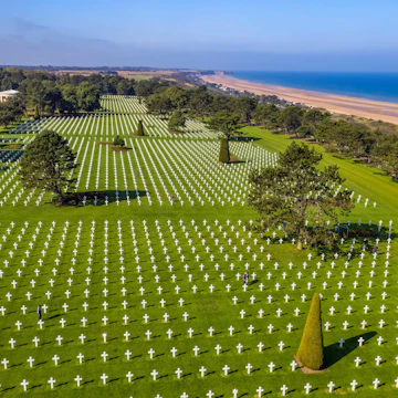 T8BJ49 France, Calvados, Colleville sur Mer, the Normandy Landings Beach, Normandy American Cemetery and Memorial, Omaha Beach in the background