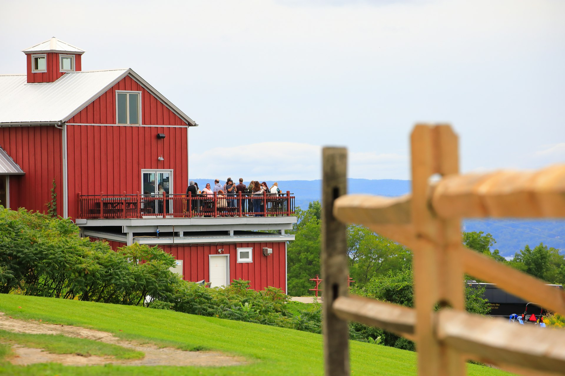 A wine tasting barn by the Seneca Lake on the Finger Lakes Wine Trail