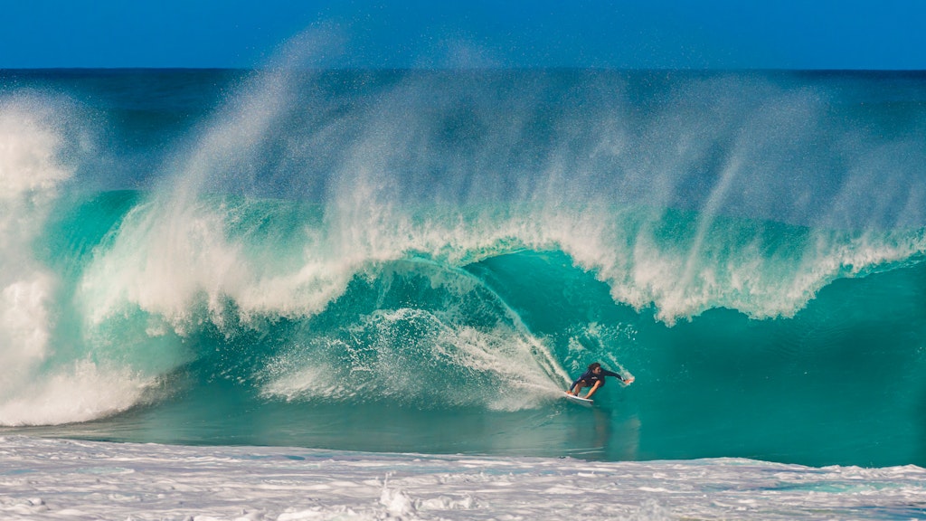 Best places to surf in Hawaii Lonely